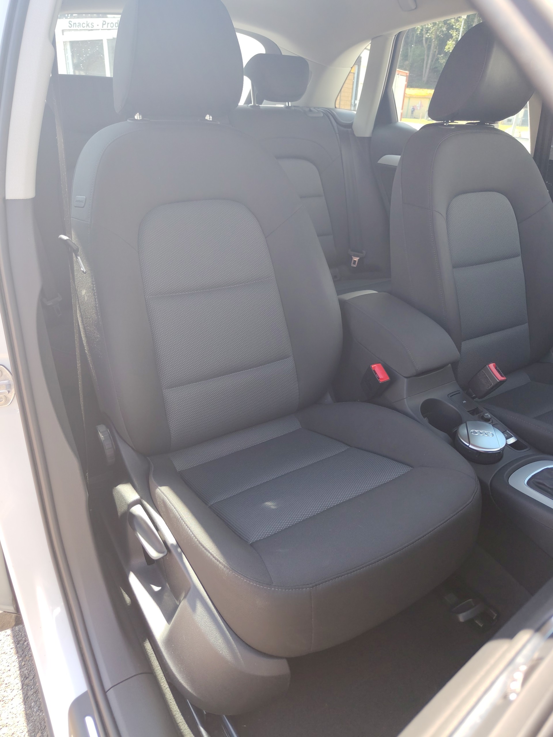AUDI Q3 2.0 TDI quattro S-tronic-image-7