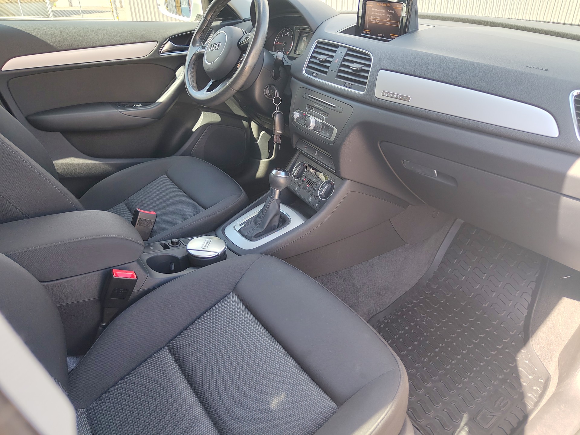 AUDI Q3 2.0 TDI quattro S-tronic-image-6