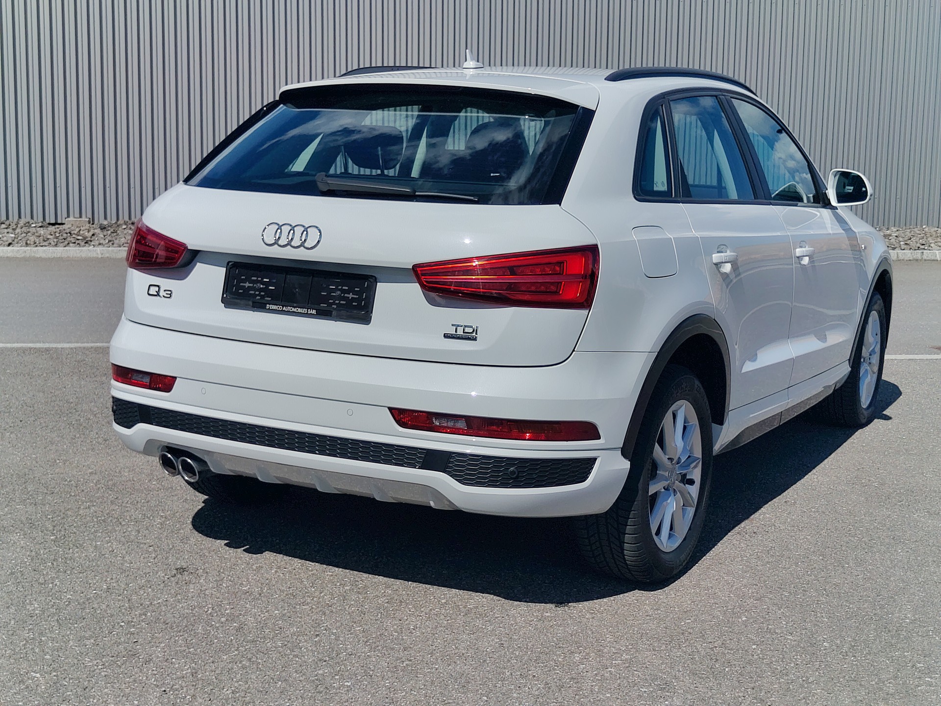 AUDI Q3 2.0 TDI quattro S-tronic-image-3