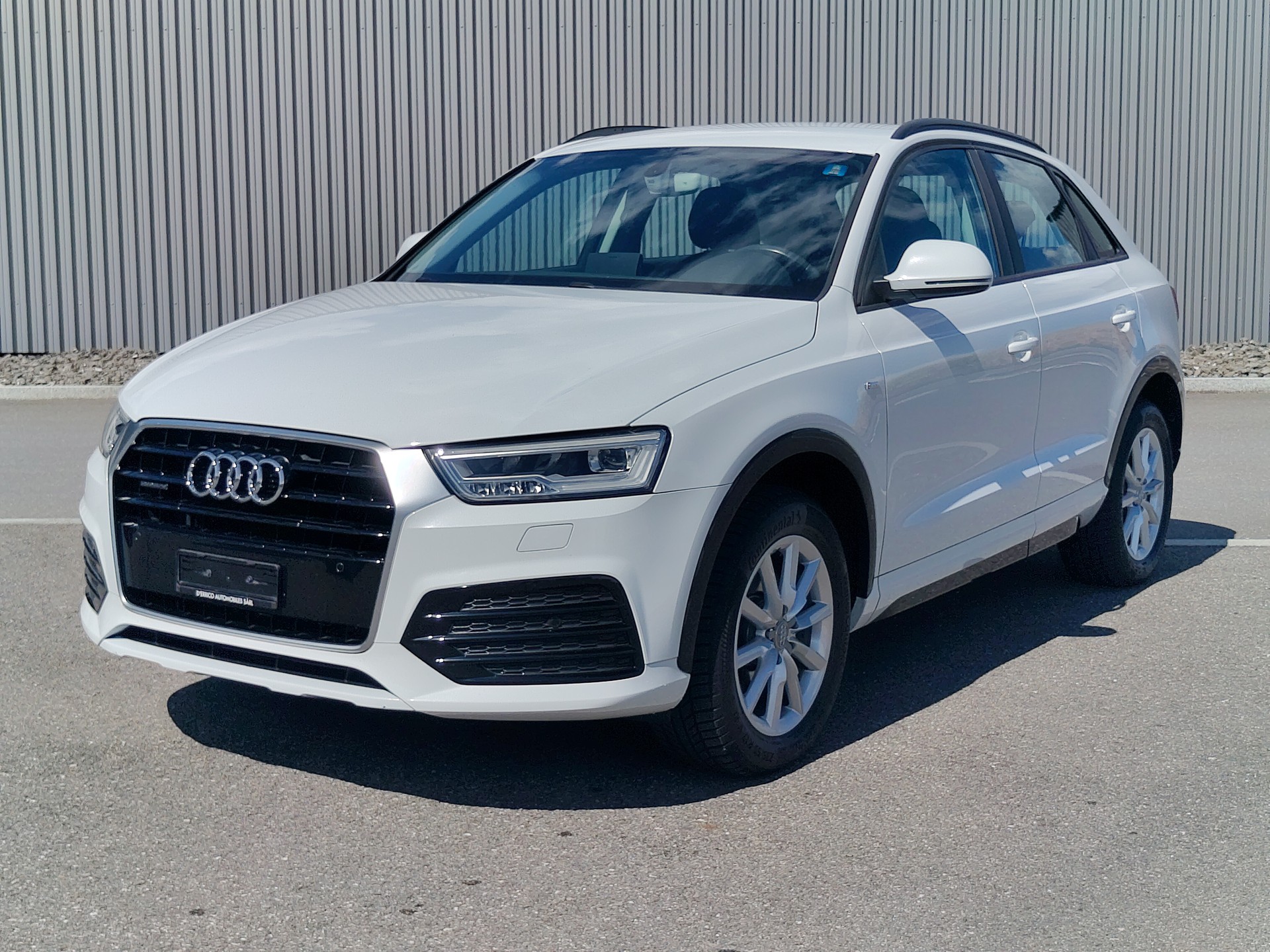 AUDI Q3 2.0 TDI quattro S-tronic-image-1