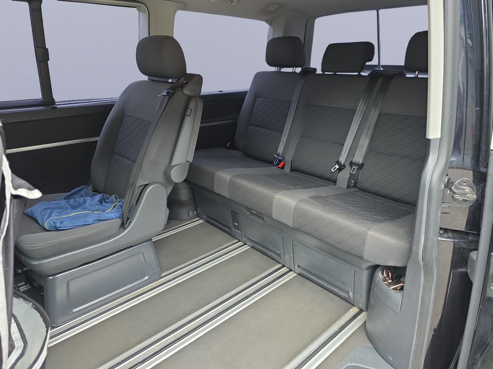 VW T5 Multivan 2.0 TDI 140 Comfortl. 4motion-image-9