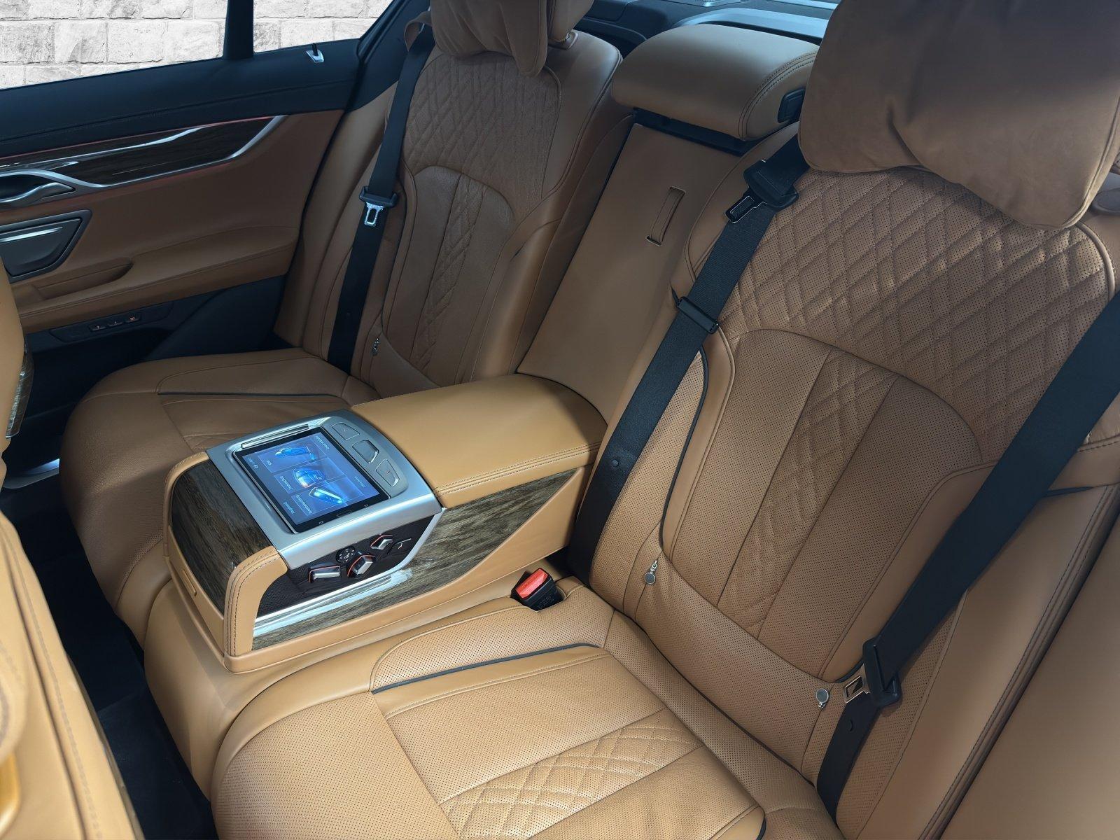 BMW 740d xDrive-image-15