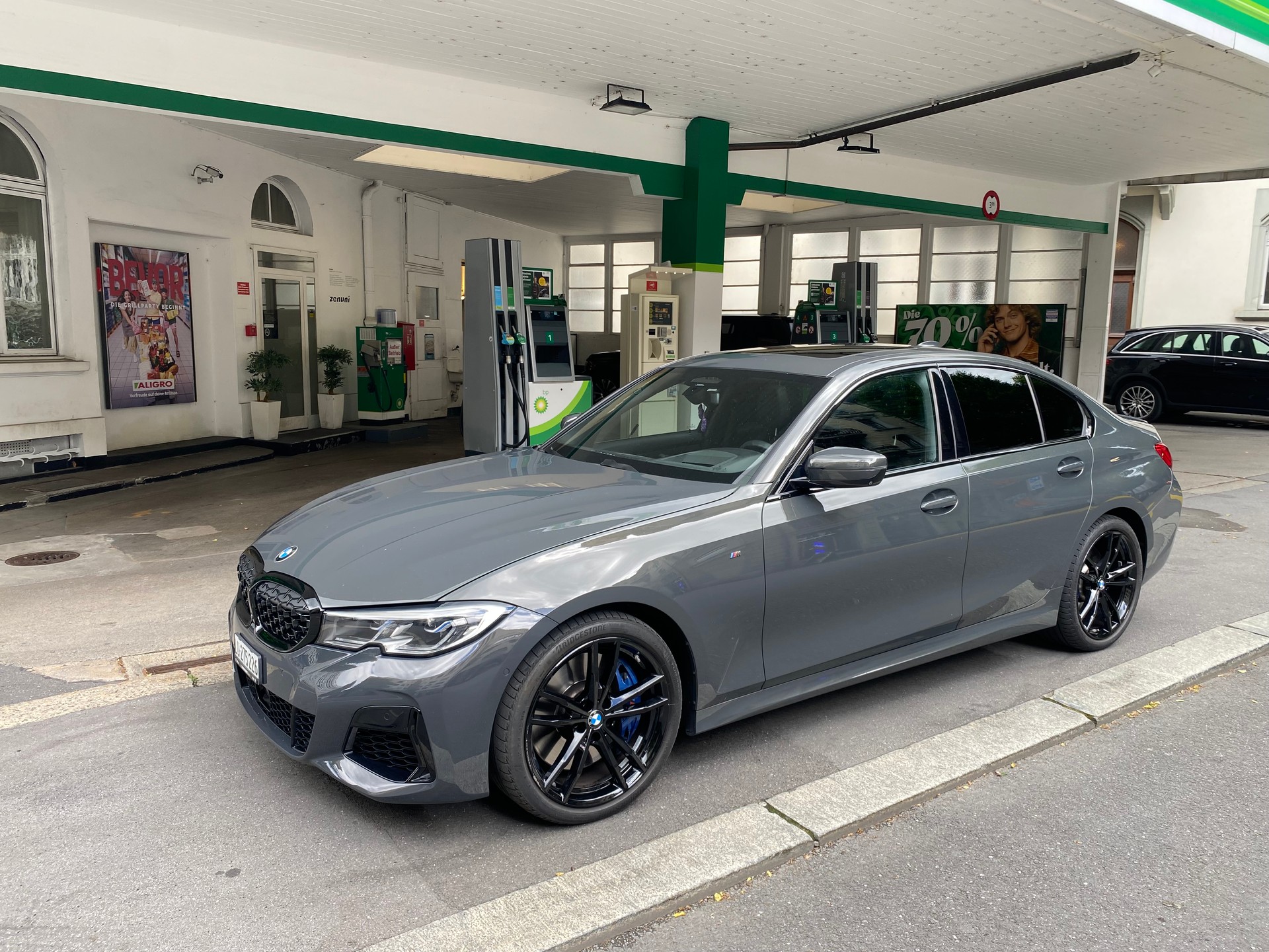 BMW M340i xDrive Steptronic-image-2
