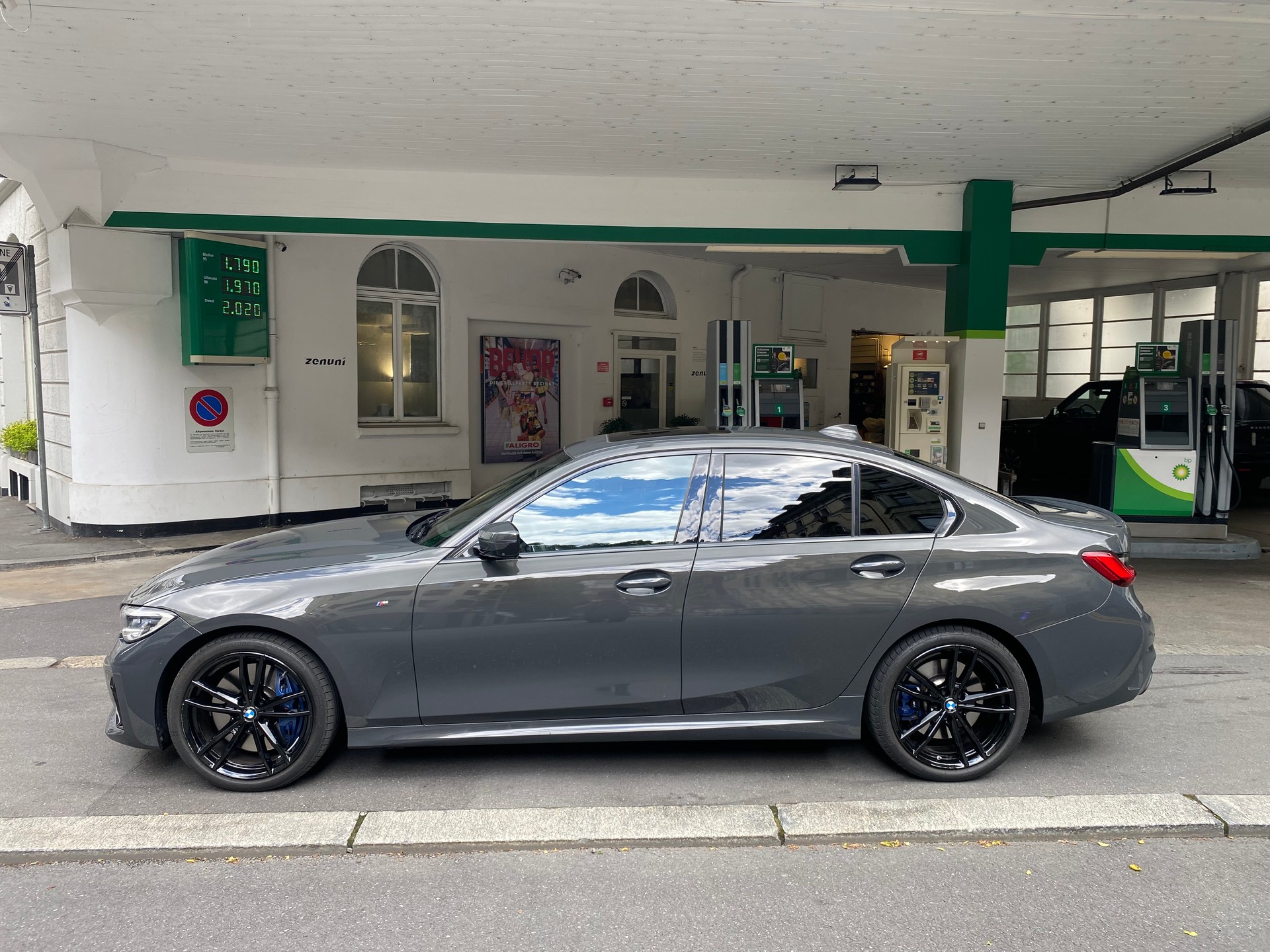 BMW M340i xDrive Steptronic-image-3