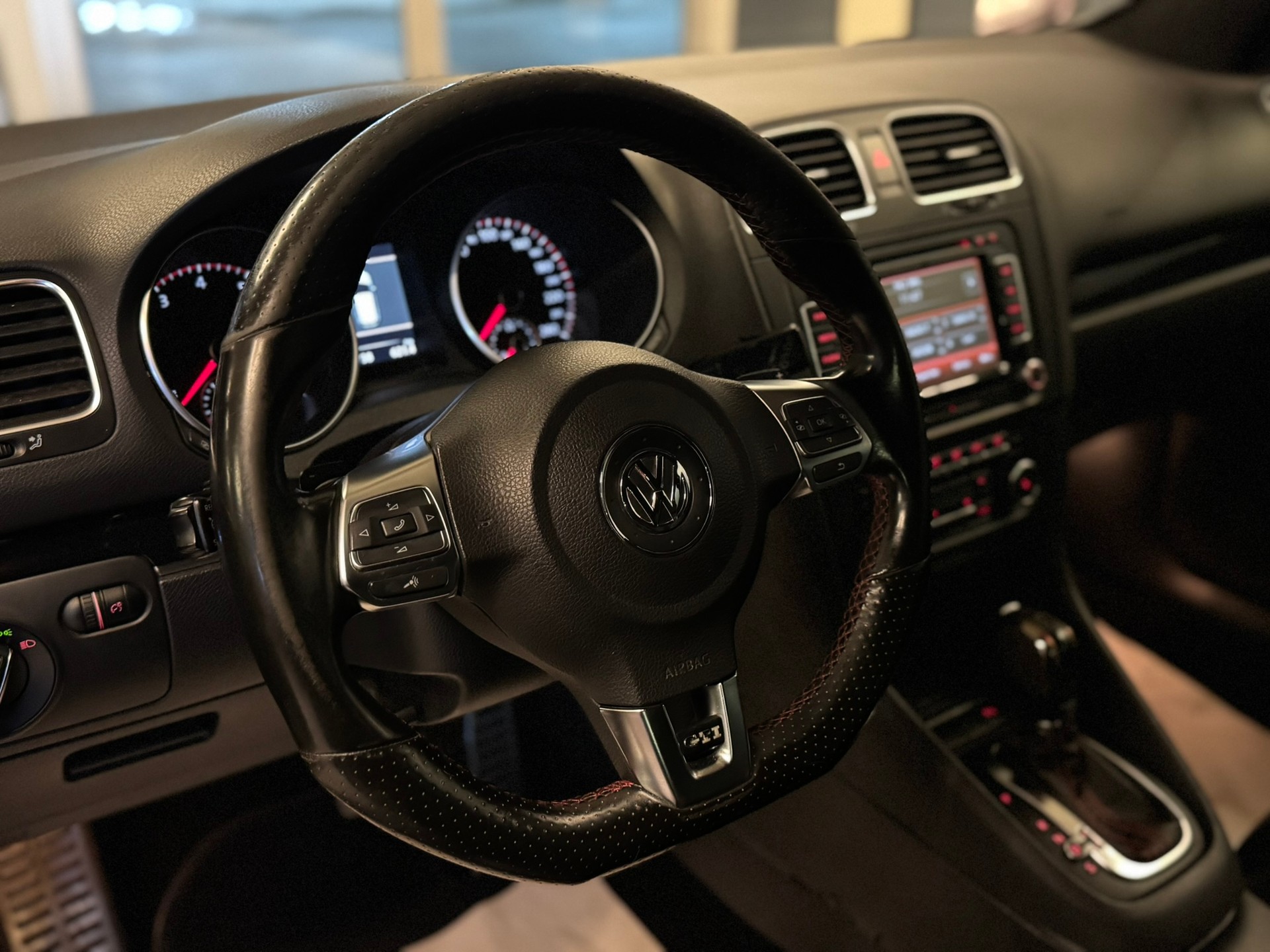 VW Golf 2.0 TSI GTI DSG-image-9