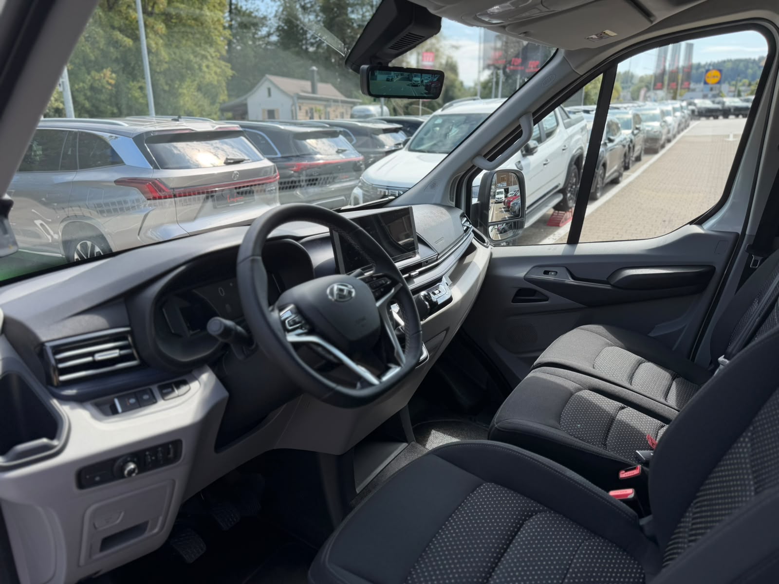 MAXUS Deliver 9 Kaw. L3H2 2.0 TD Luxury-image-10