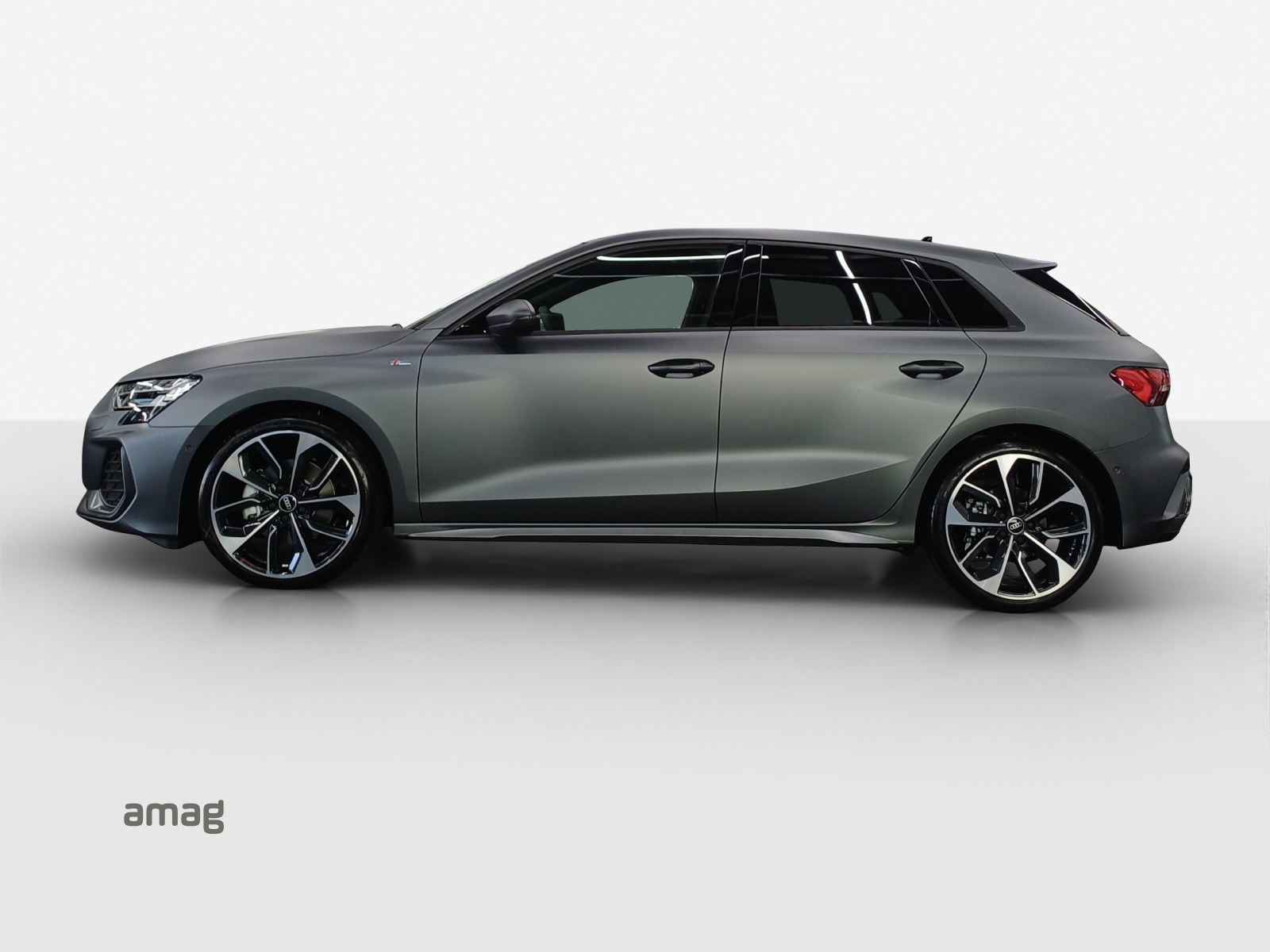 AUDI A3 Sportback TFSI 110 kW S line Attraction S tronic-image-1