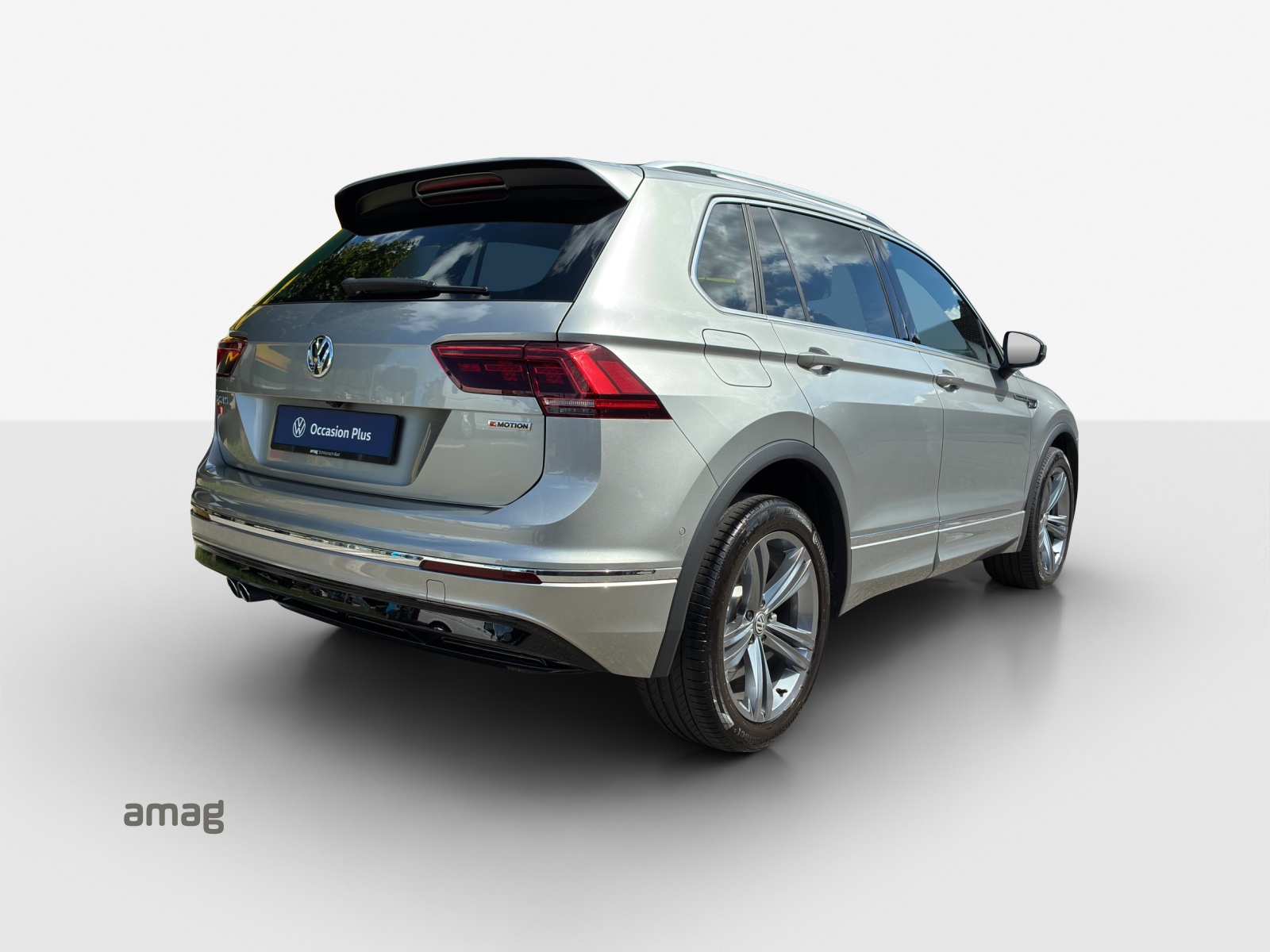 VW Tiguan 2.0TSI Highline 4Motion DSG-image-4