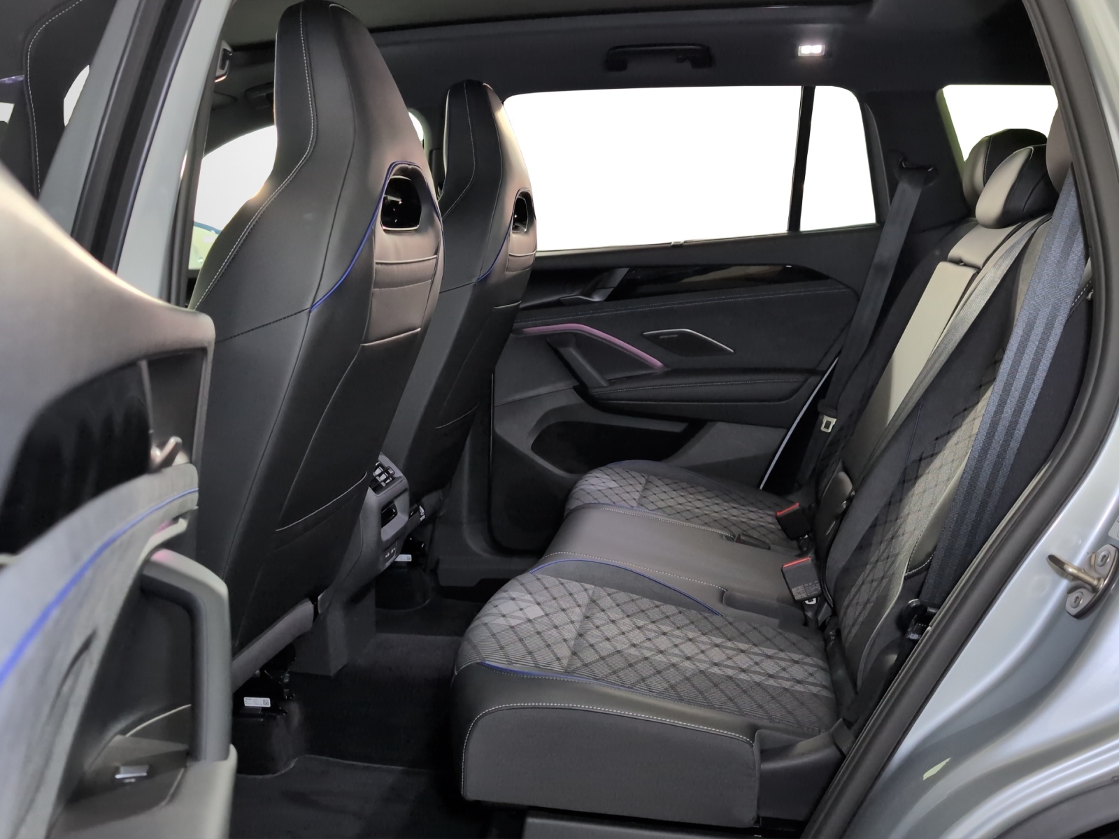 VW Tayron 2.0 TSI R-Line DSG 4Motion-image-8