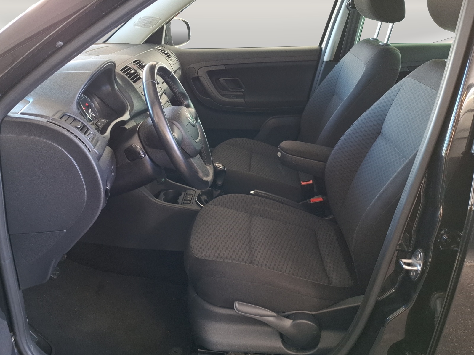 SKODA Fabia 1.2 TSI Ambition Plus // MFK 04.03.2026 // Bremsen vo+hi komplett NEU // 8-fach bereift-image-9