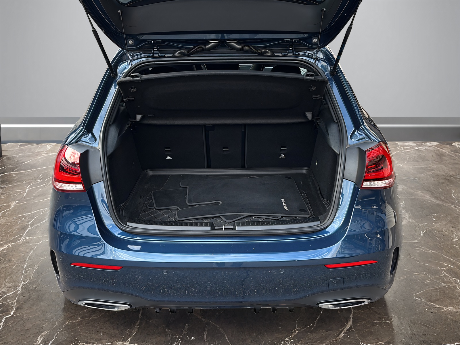 MERCEDES-BENZ A 250 AMG Line 4m-image-10