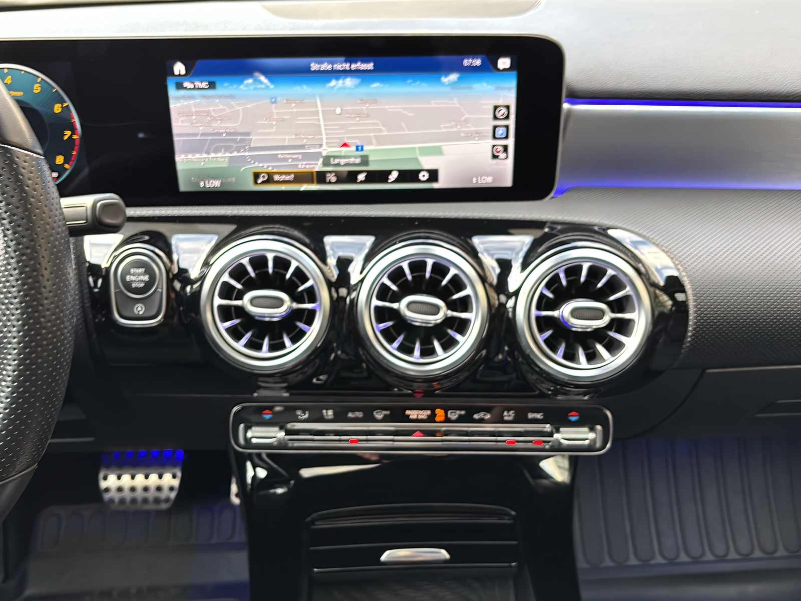 MERCEDES-BENZ A 250 AMG Line 4m-image-5