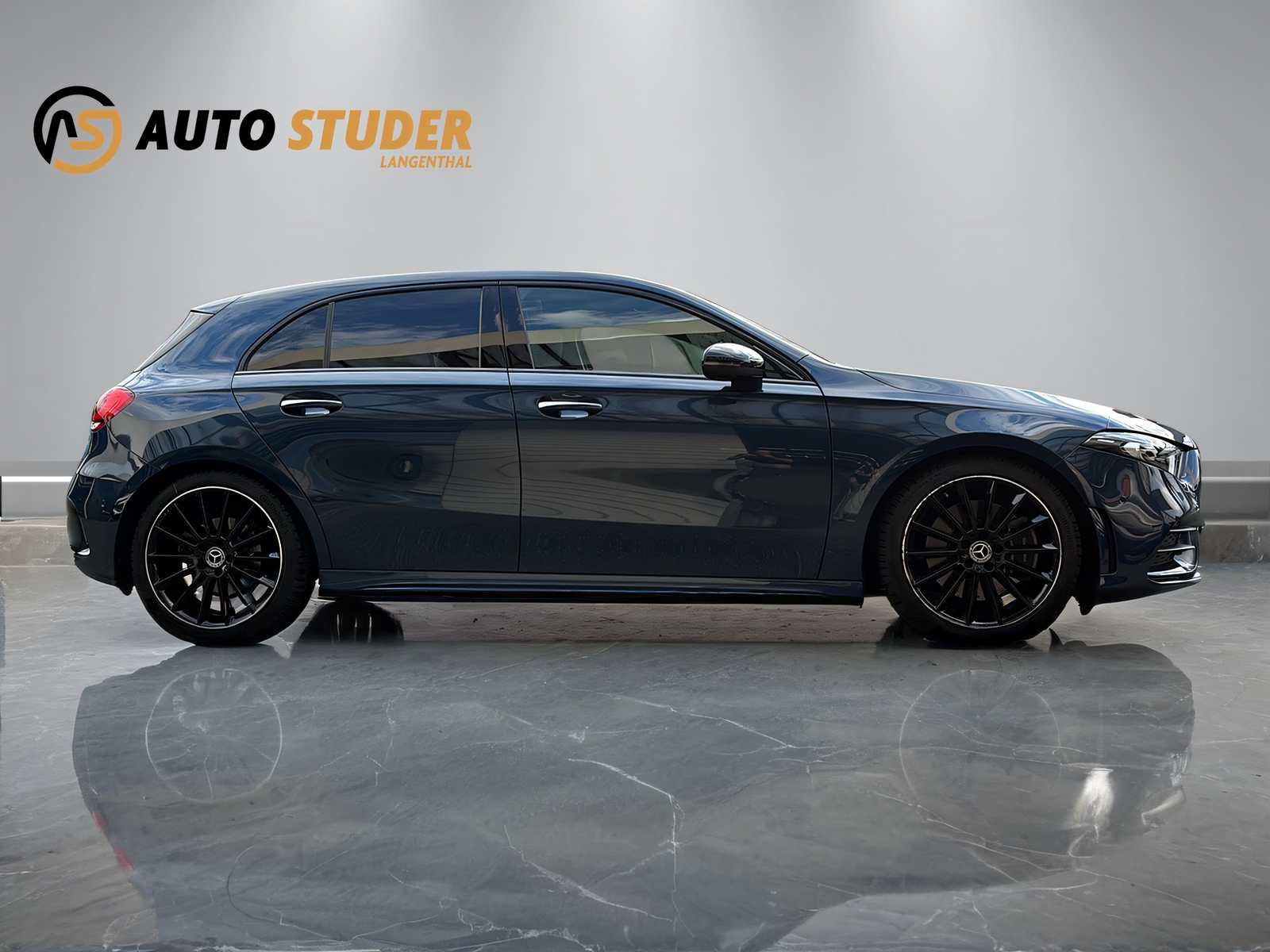 MERCEDES-BENZ A 250 AMG Line 4m-image-12