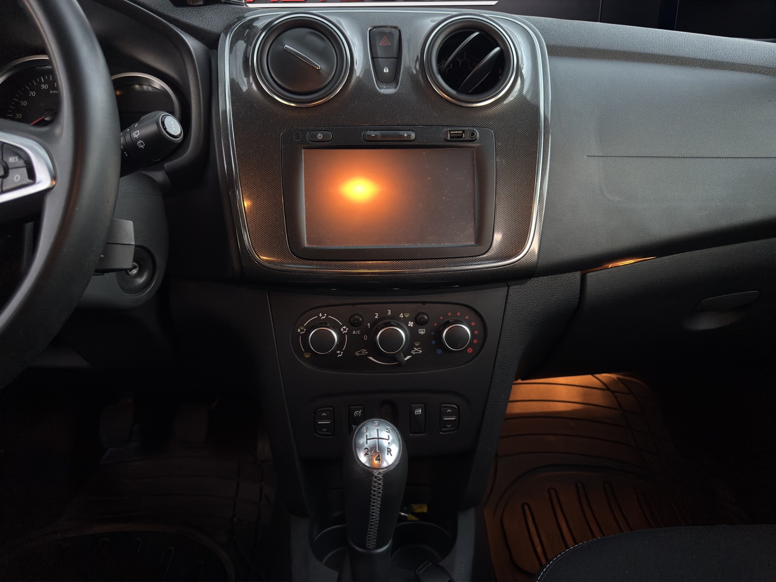 DACIA Logan MCV 0.9 Stepway-image-11