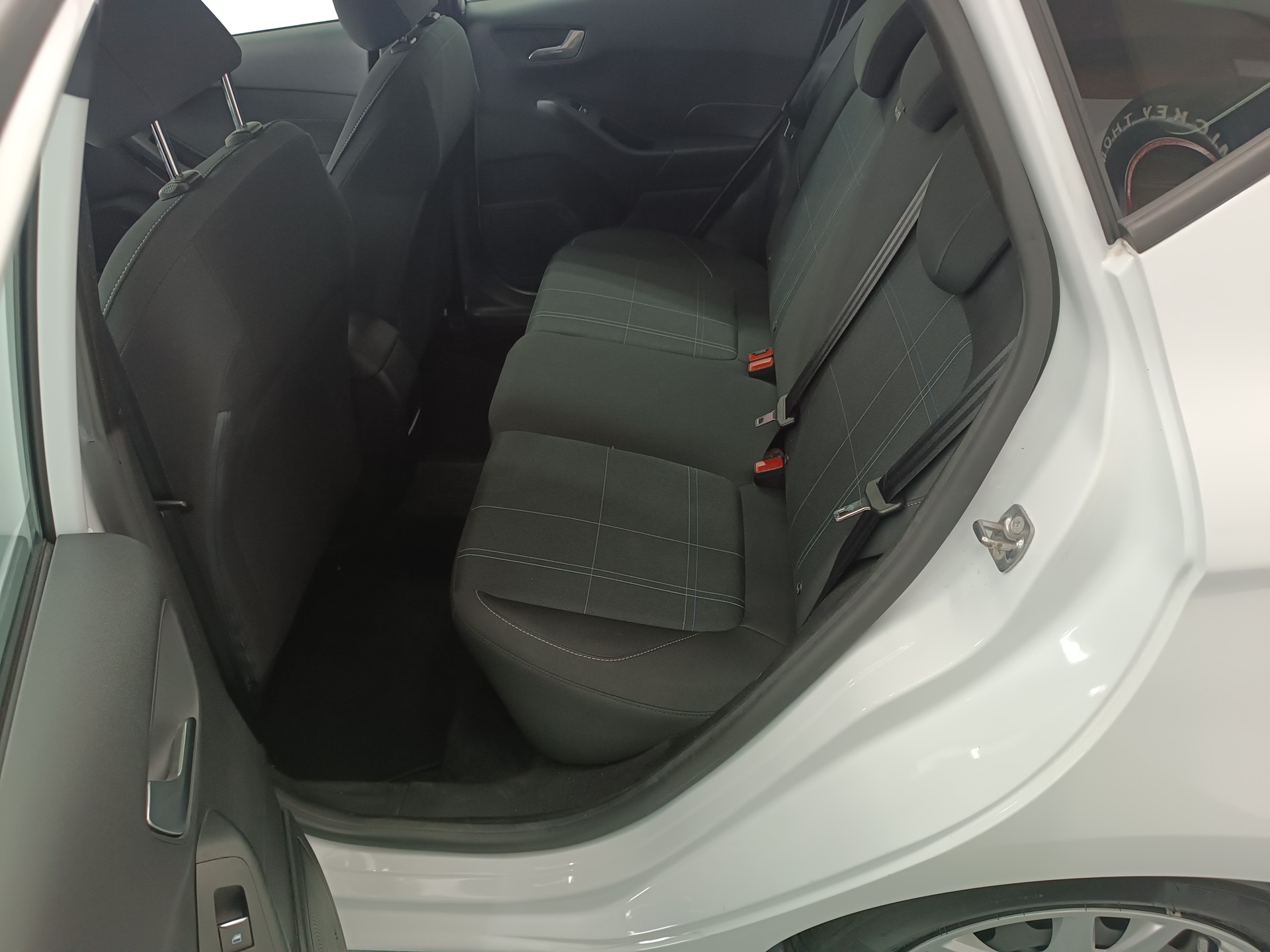 FORD Fiesta 1.0 SCTi Cool & Connect-image-13