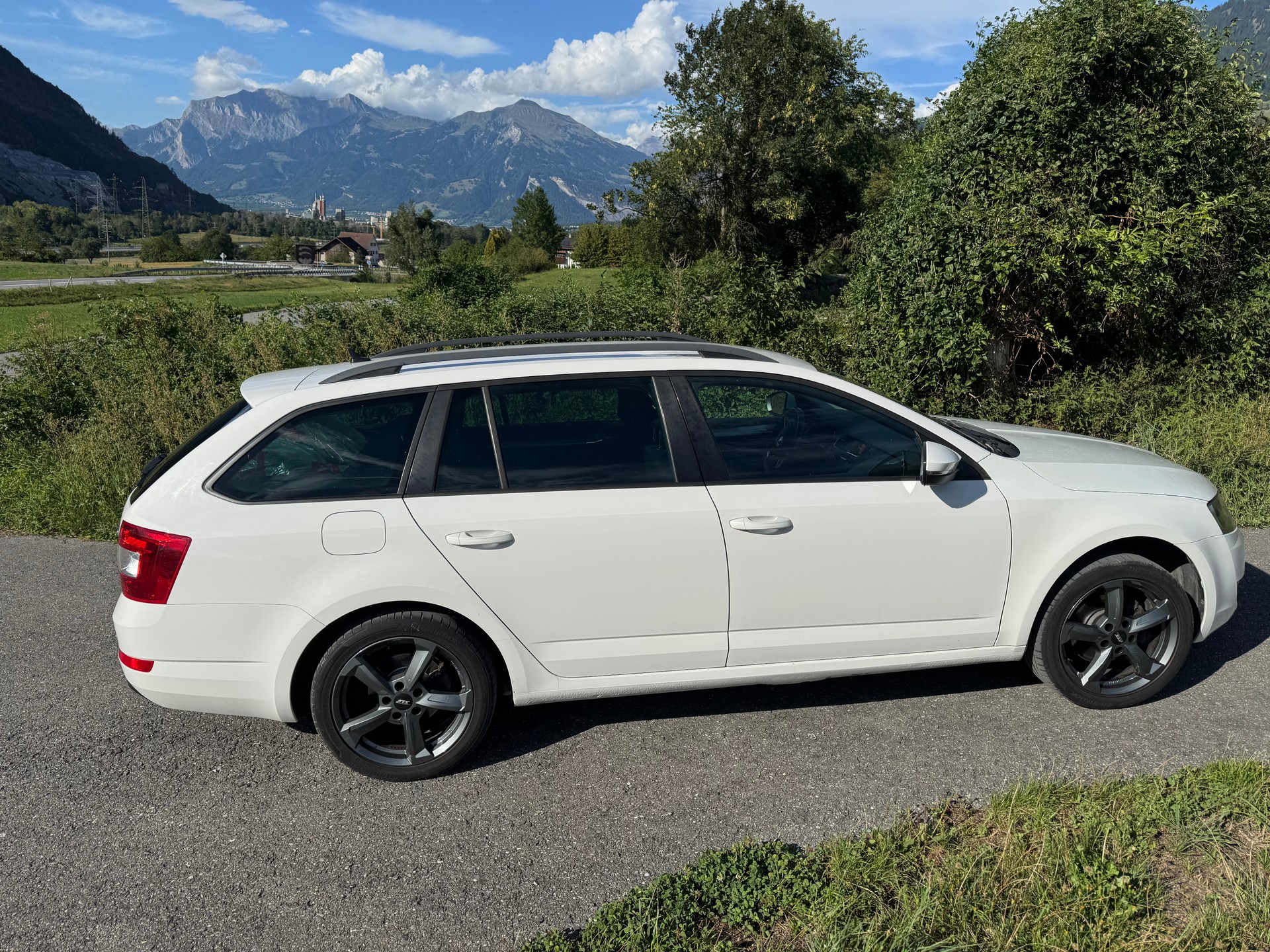 SKODA Octavia 1.6 TDI 110 Ambition 4x4-image-3