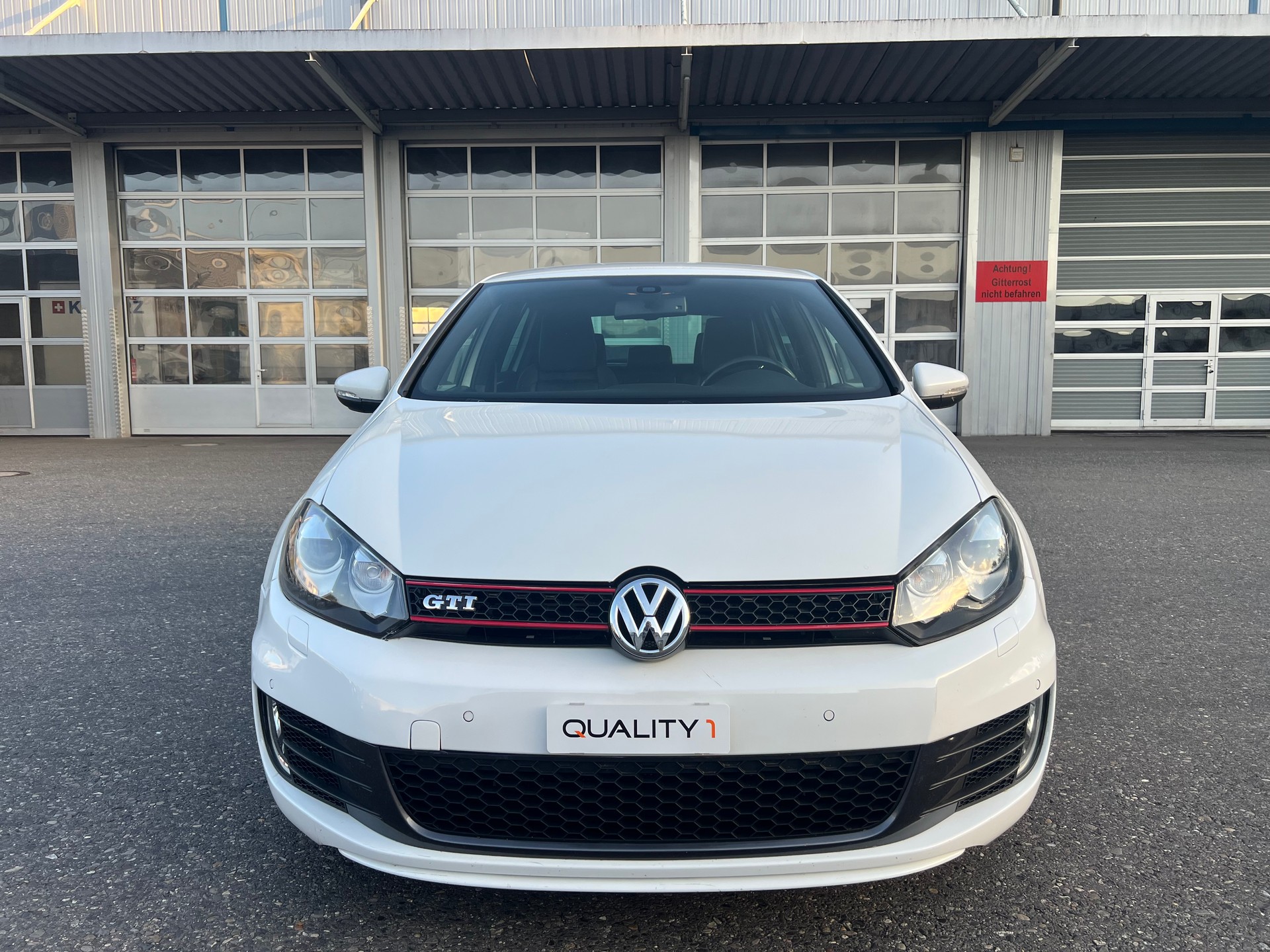 VW Golf 2.0 TSI GTI-image-1