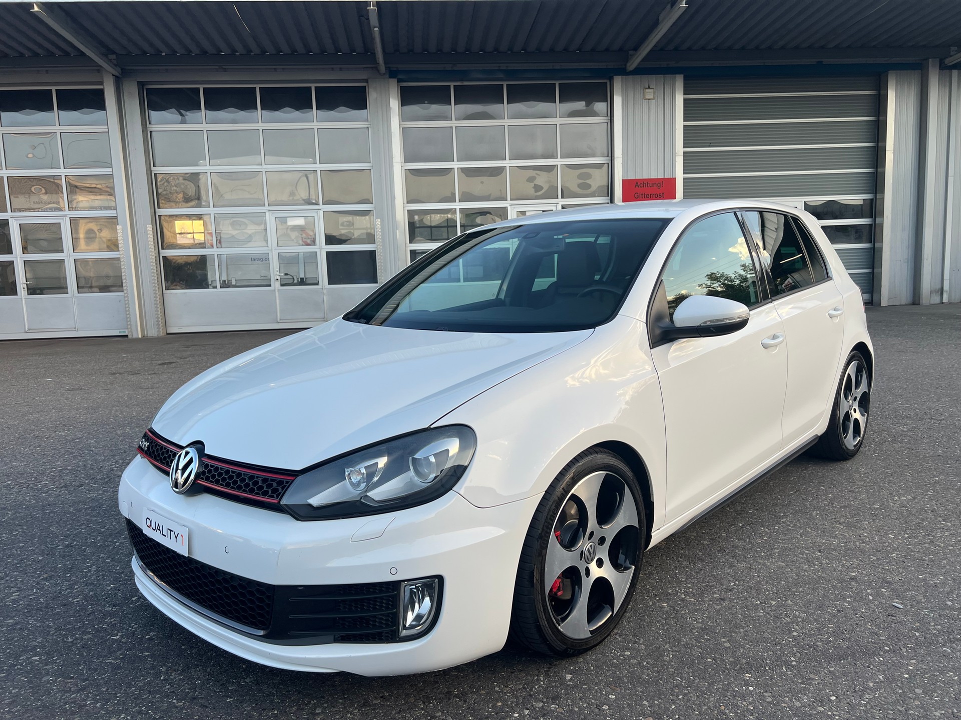 VW Golf 2.0 TSI GTI-image-0