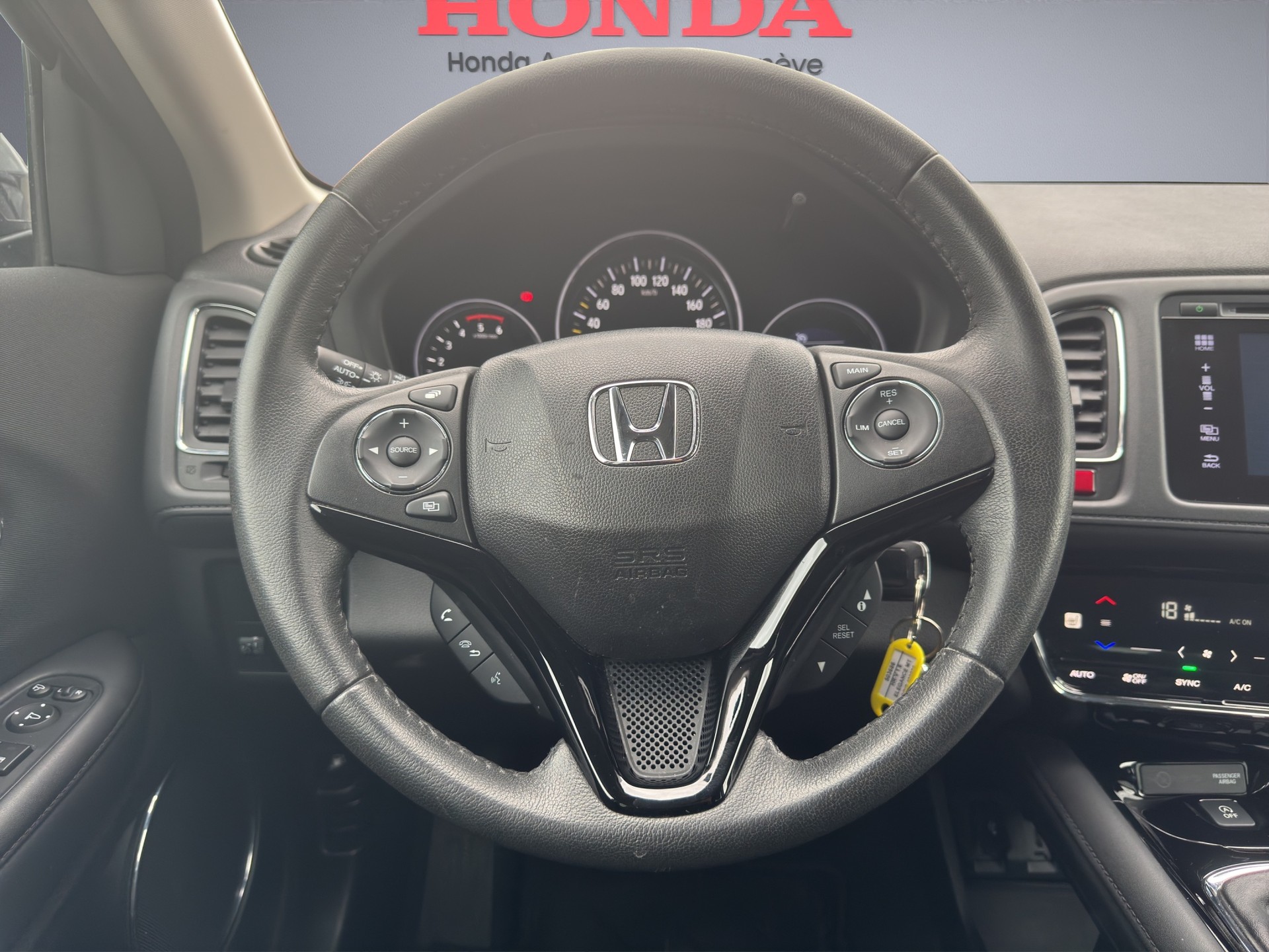 HONDA HR-V 1.6i-DTEC Elegance-image-9