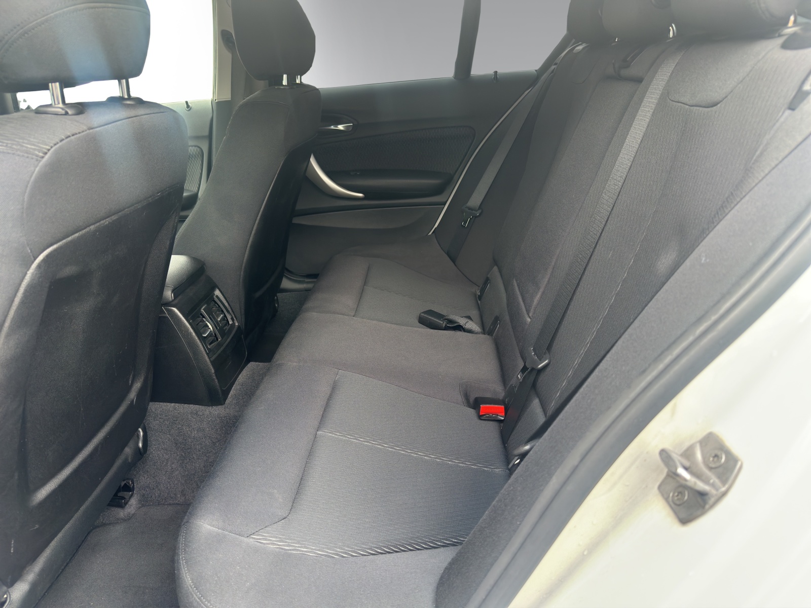 BMW 116i | Bi-Xenon | Kurvenlicht | Klimaautomatik | Tempomat | Sport-Leder | DAB+-image-15