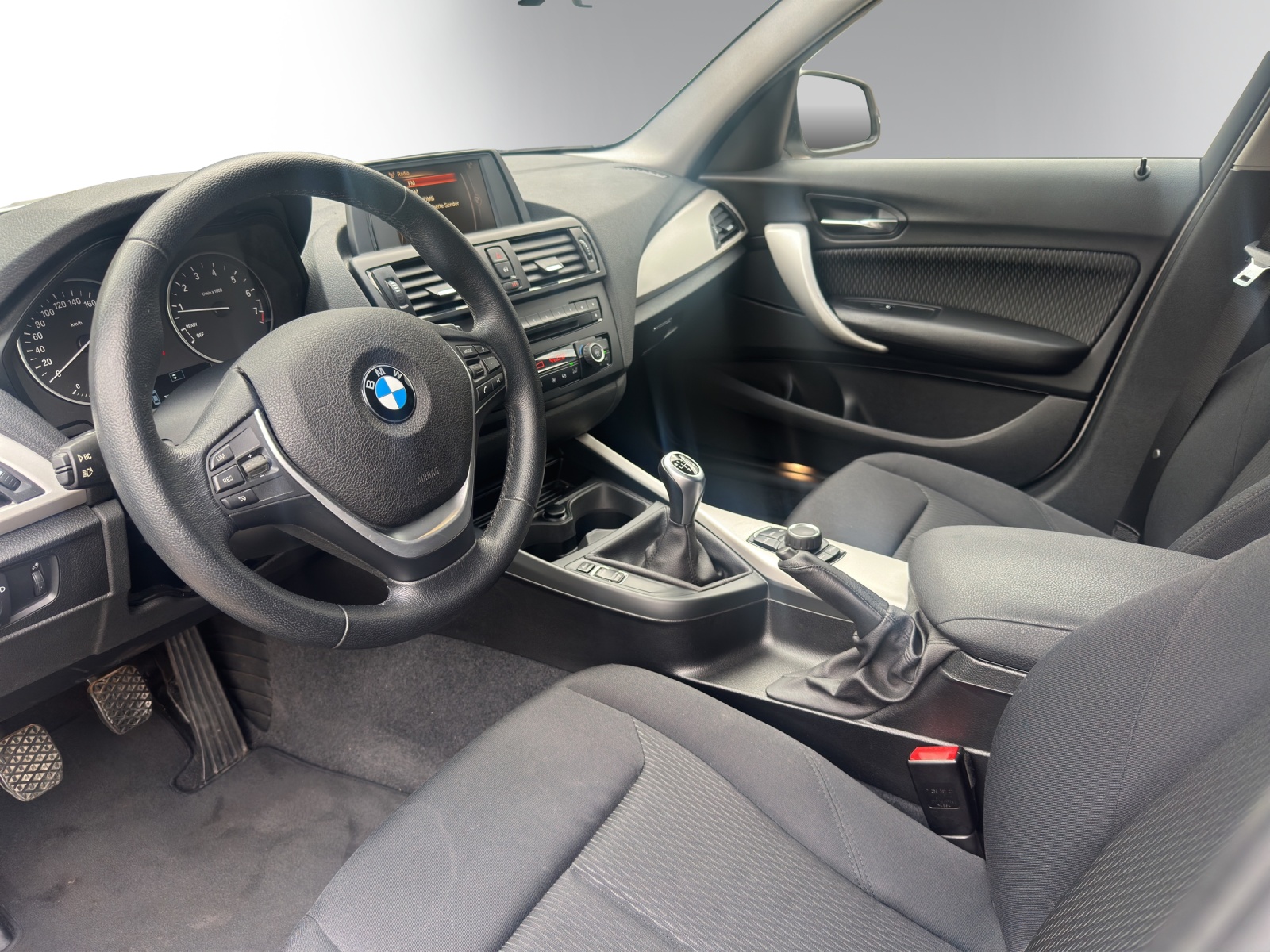 BMW 116i | Bi-Xenon | Kurvenlicht | Klimaautomatik | Tempomat | Sport-Leder | DAB+-image-13