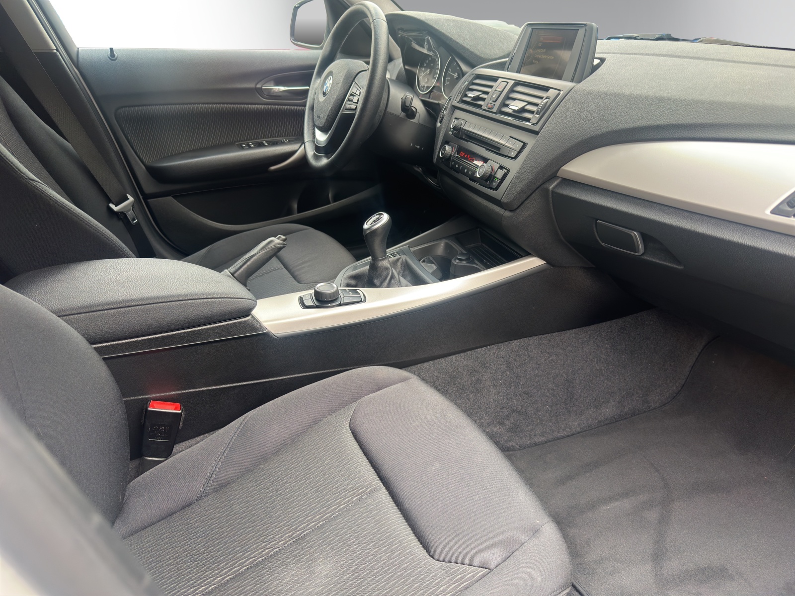 BMW 116i | Bi-Xenon | Kurvenlicht | Klimaautomatik | Tempomat | Sport-Leder | DAB+-image-14