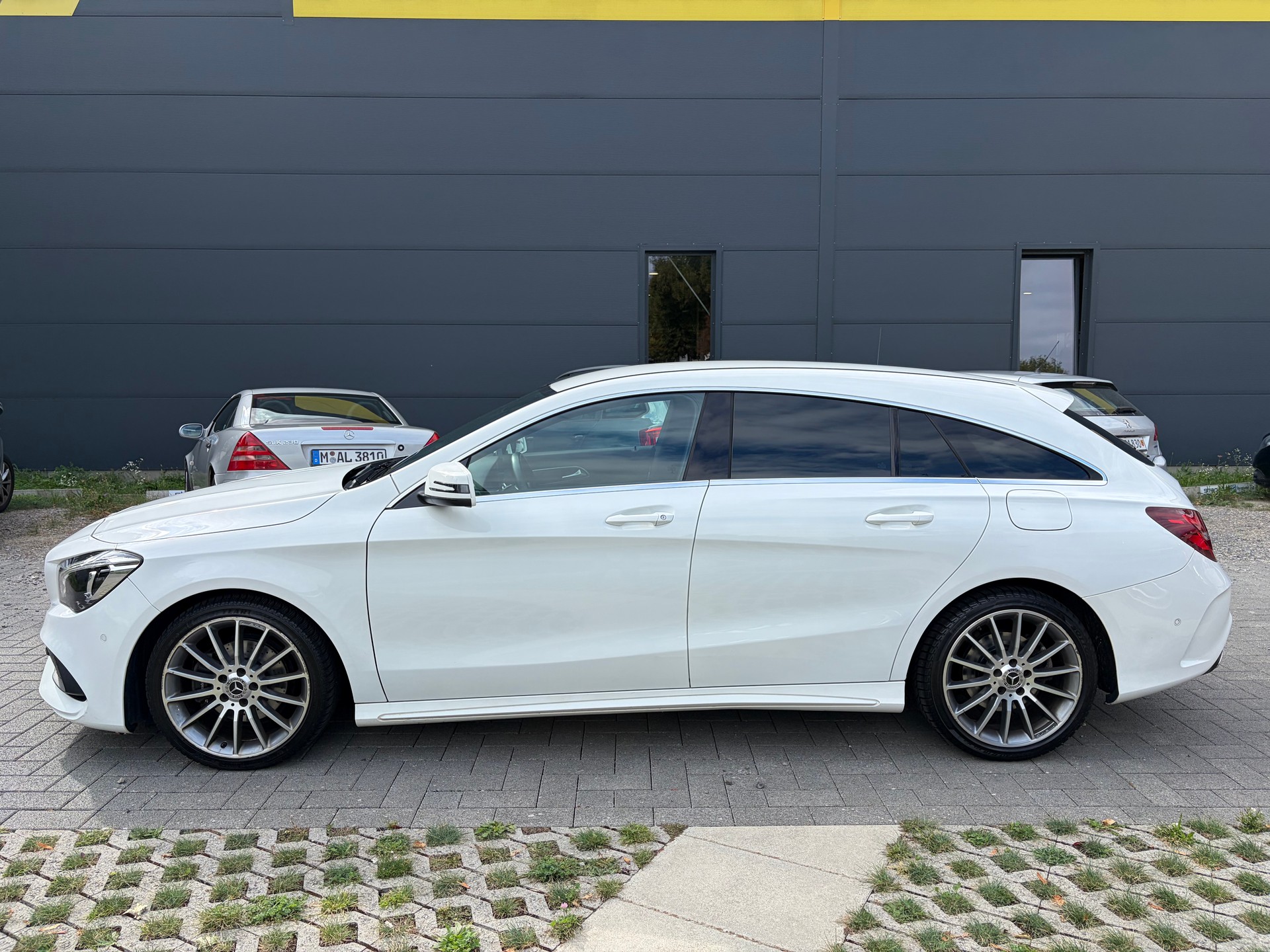 MERCEDES-BENZ CLA Shooting Brake 200 d AMG Line 7G-DCT-image-7