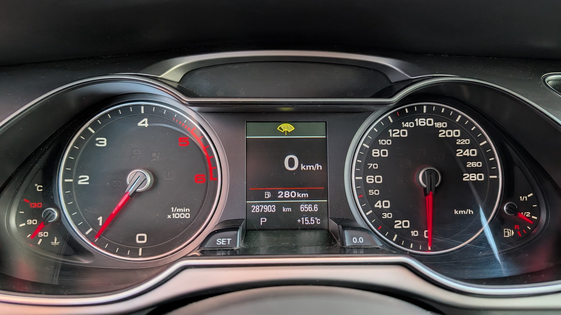 AUDI A4 Avant 2.0 TDI quattro S-tronic-image-9