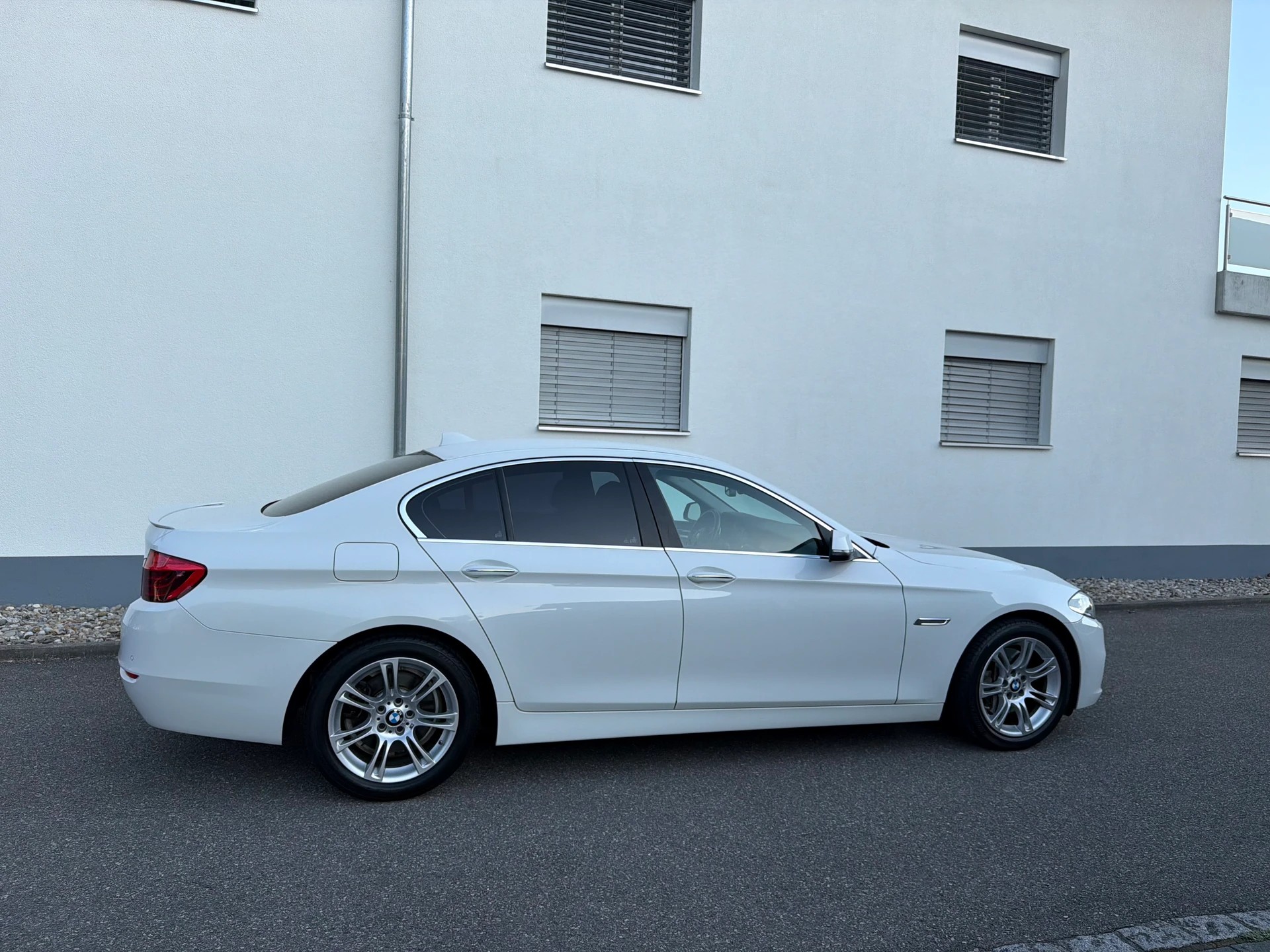 BMW 525d xDrive Steptronic-image-4