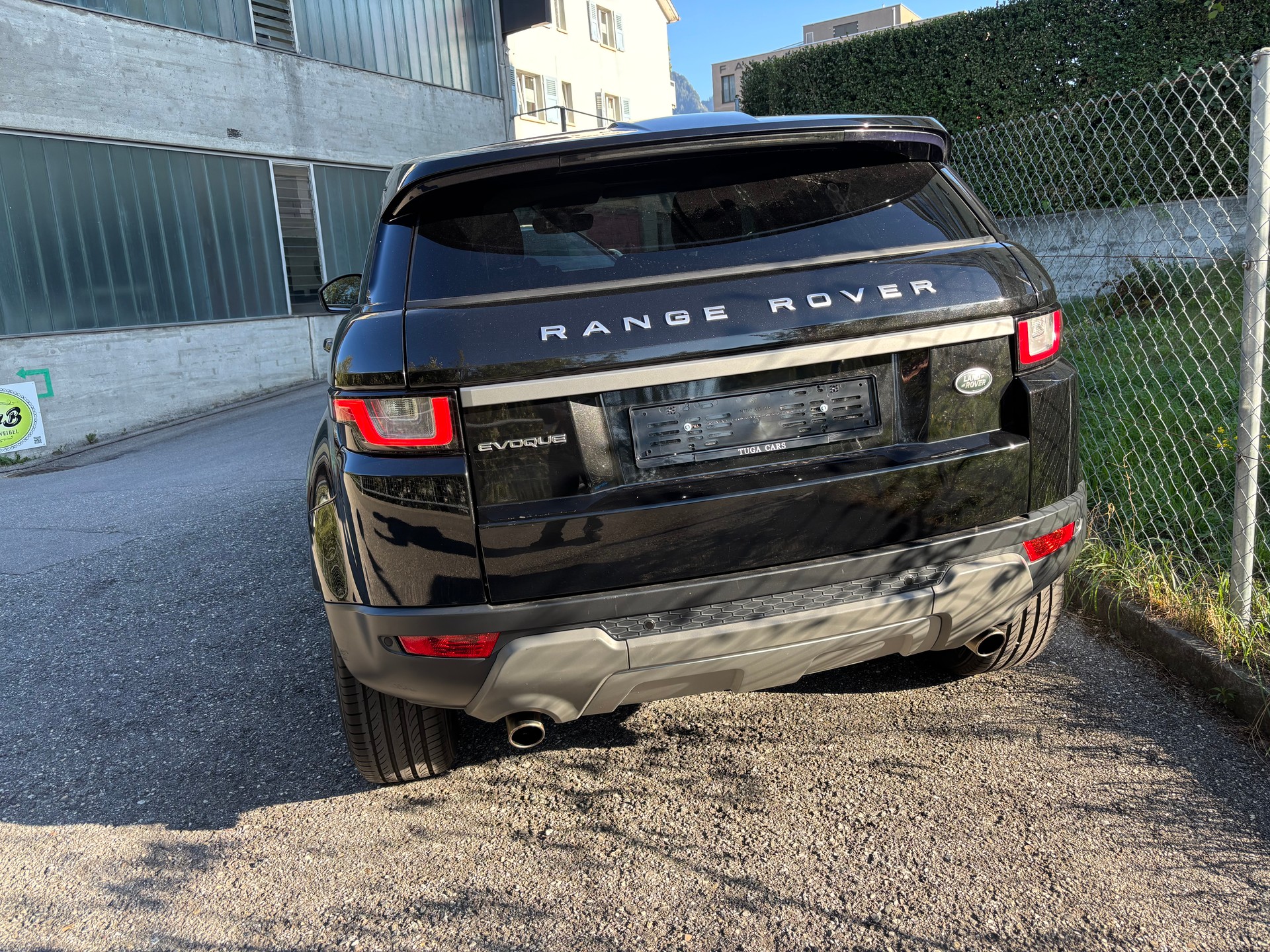 LAND ROVER Range Rover Evoque 2.0 TD4 SE Dynamic AT9-image-1