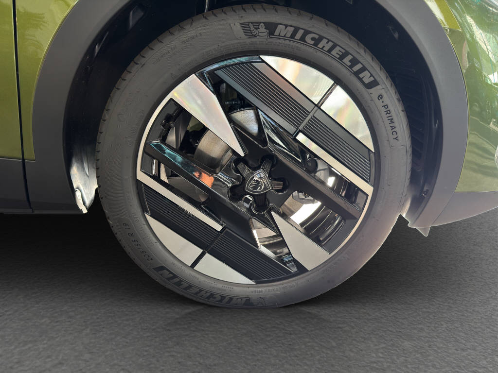 PEUGEOT 408 1.2 Hybrid GT-image-13