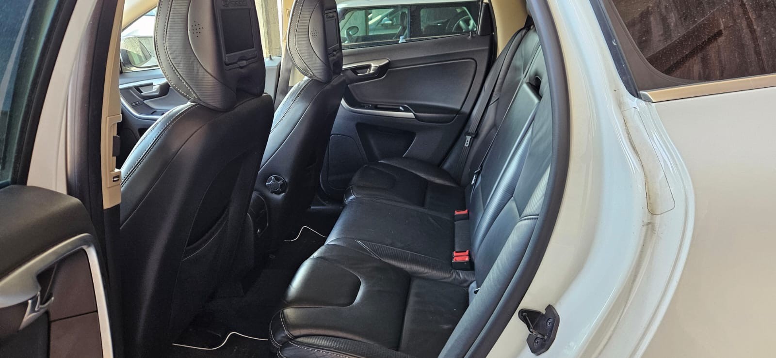 VOLVO XC60 D3 AWD Kinetic Geartronic-image-8