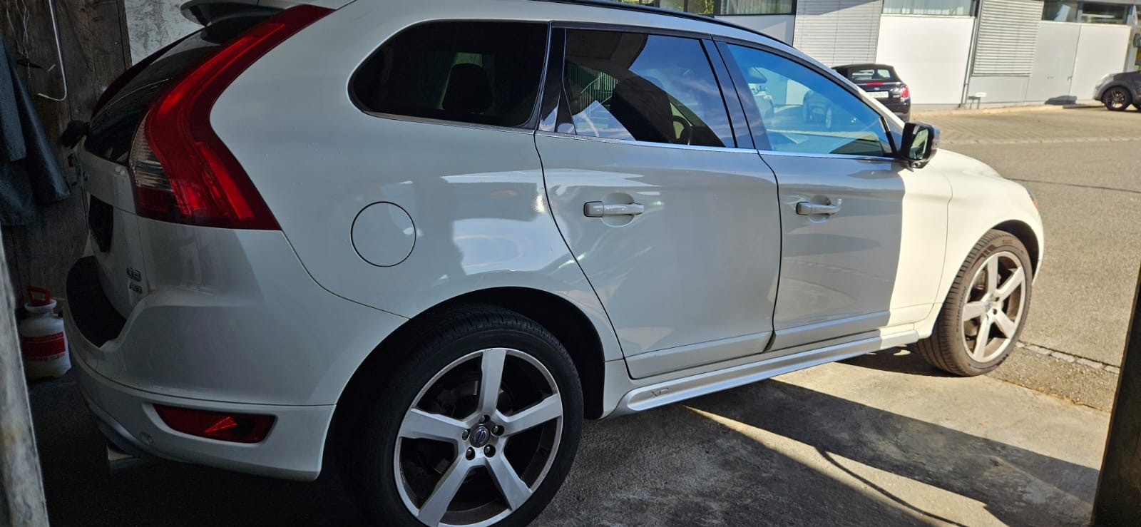 VOLVO XC60 D3 AWD Kinetic Geartronic-image-3