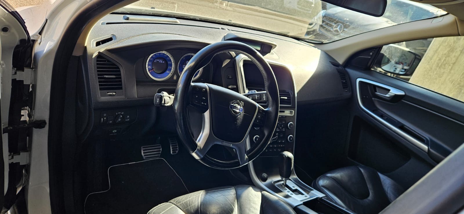 VOLVO XC60 D3 AWD Kinetic Geartronic-image-6