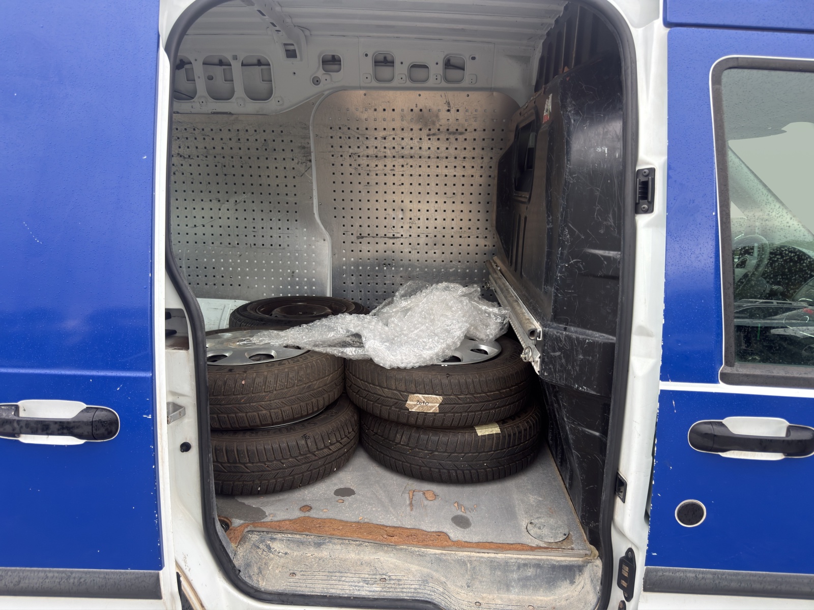 FORD Transit Connect Van T230 1.8 TDCi L Trend-image-16
