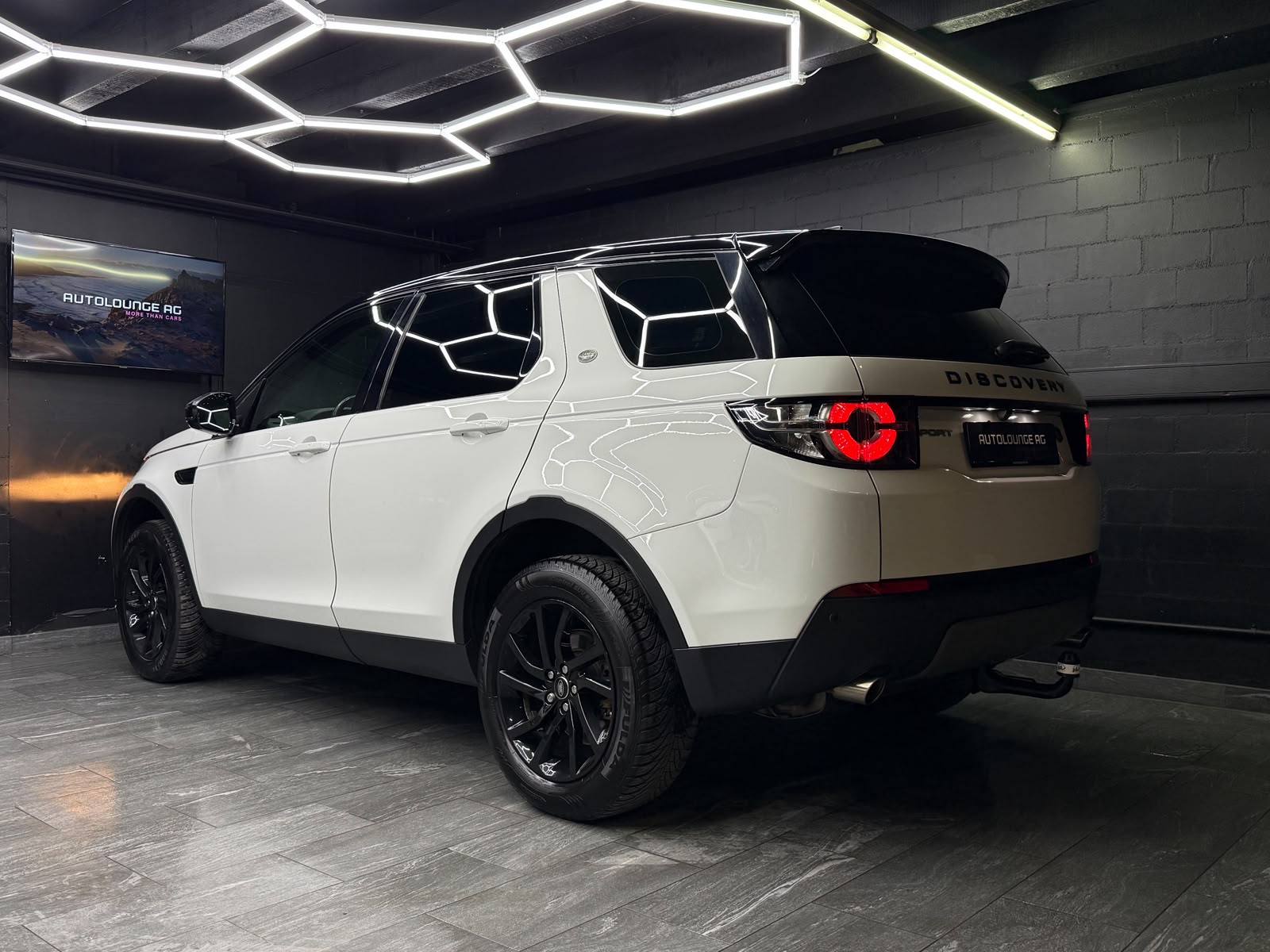 LAND ROVER Discovery Sport 2.0 TD4 Pure AT9-image-4