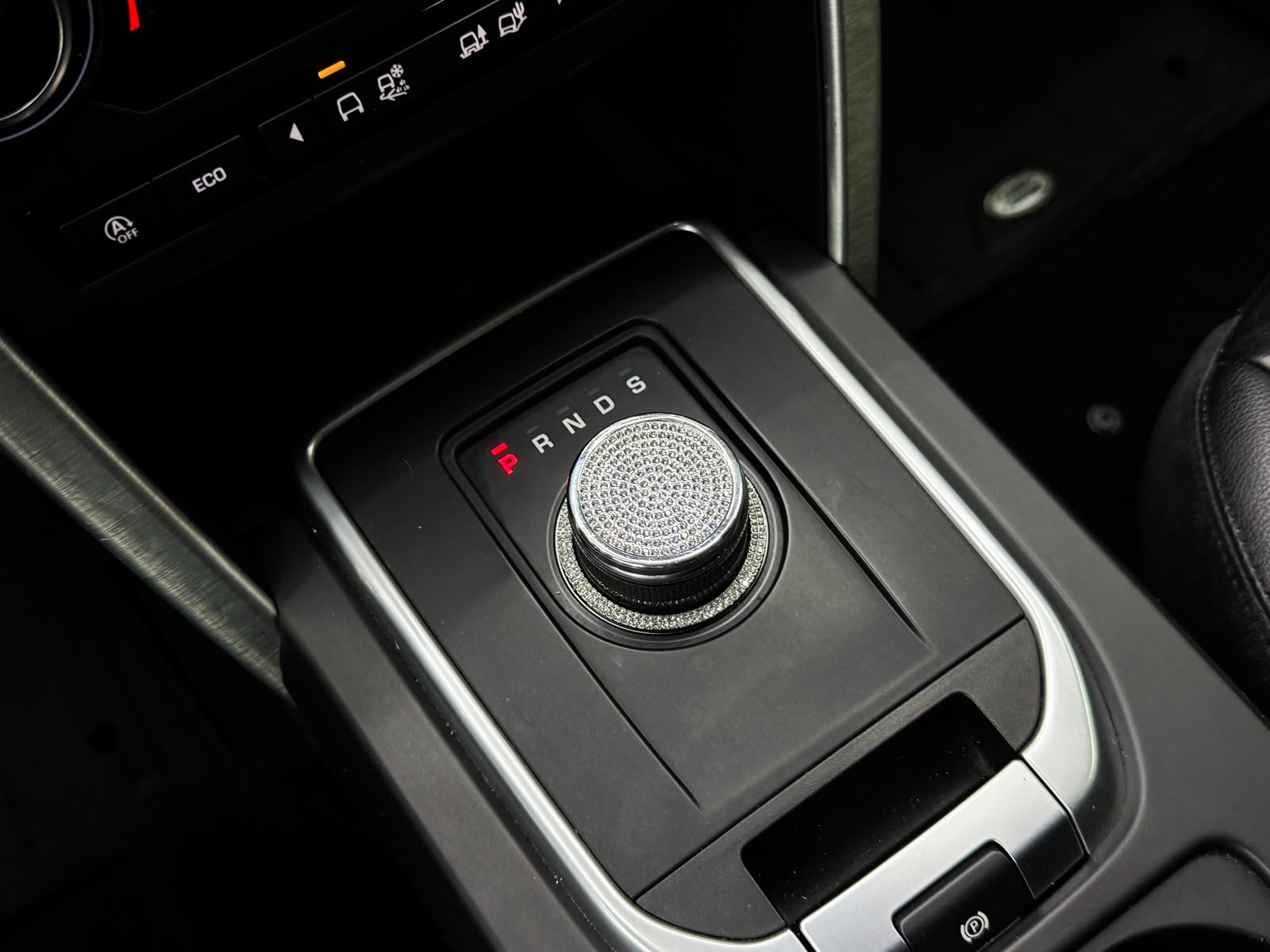 LAND ROVER Discovery Sport 2.0 TD4 Pure AT9-image-16