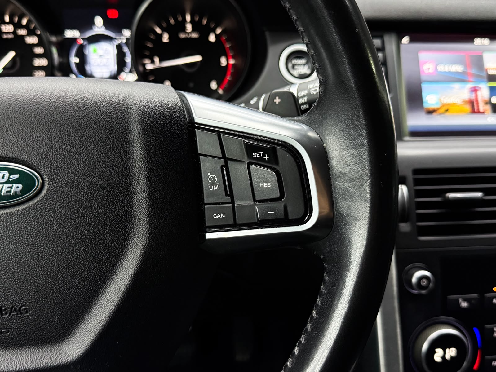 LAND ROVER Discovery Sport 2.0 TD4 Pure AT9-image-11