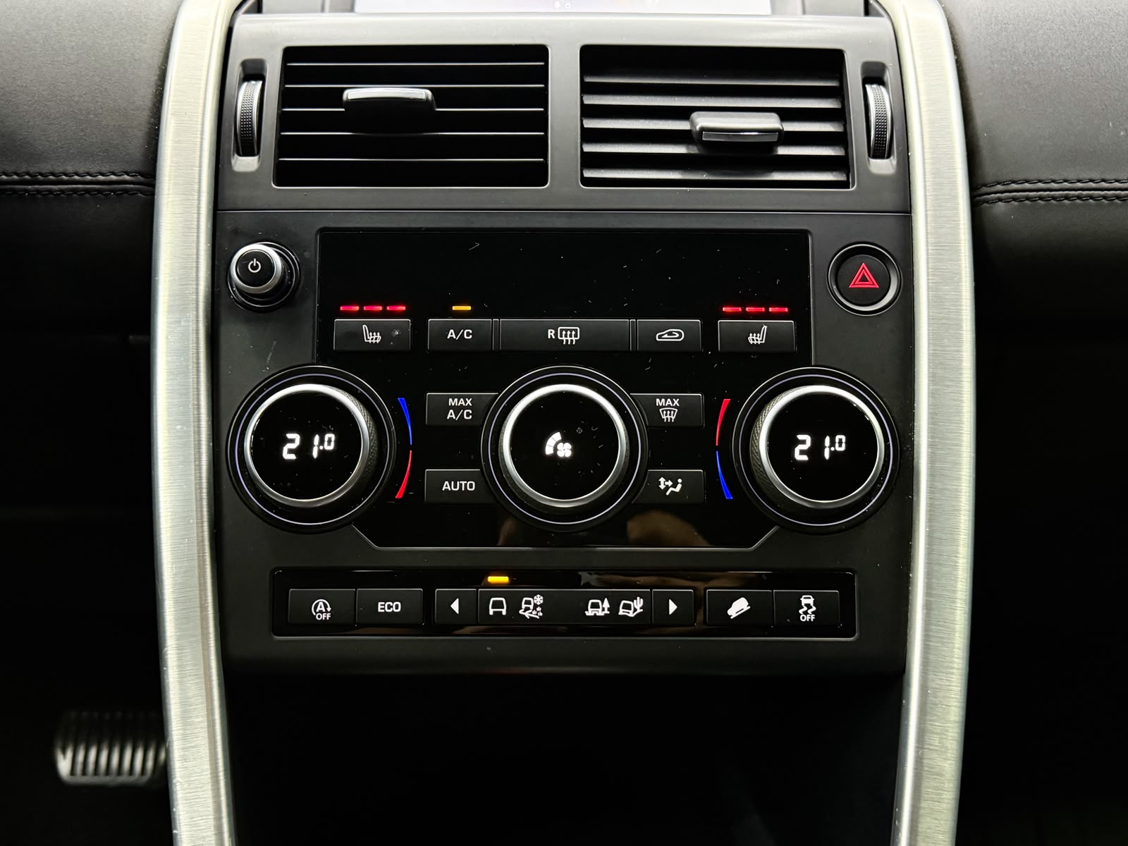 LAND ROVER Discovery Sport 2.0 TD4 Pure AT9-image-13