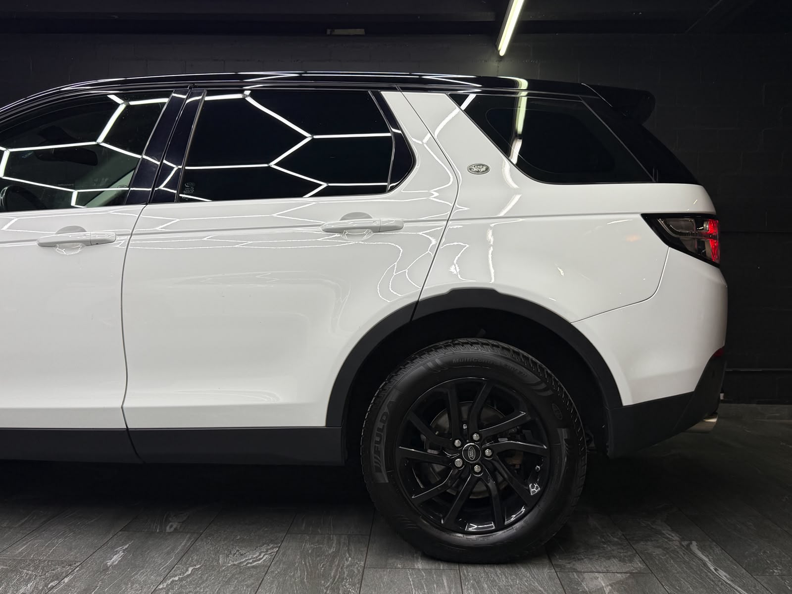LAND ROVER Discovery Sport 2.0 TD4 Pure AT9-image-6