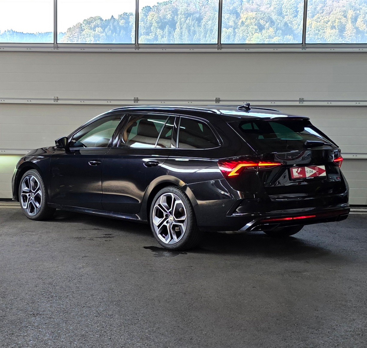 SKODA Octavia Combi 2.0 TDI DSG RS 4x4 *ACC&Spurhalteassistent*360°Kamera*Sitz-&Lenkradheizung*Massagefunktion*-image-2