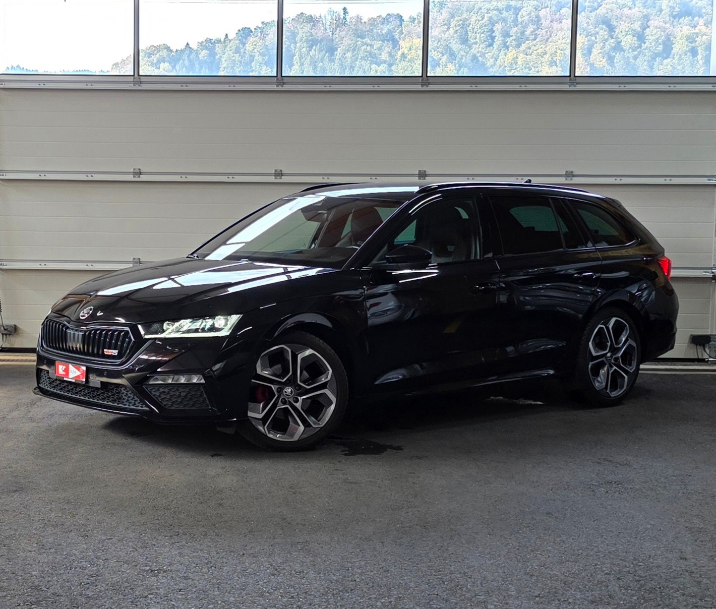 SKODA Octavia Combi 2.0 TDI DSG RS 4x4 *ACC&Spurhalteassistent*360°Kamera*Sitz-&Lenkradheizung*Massagefunktion*-image-0