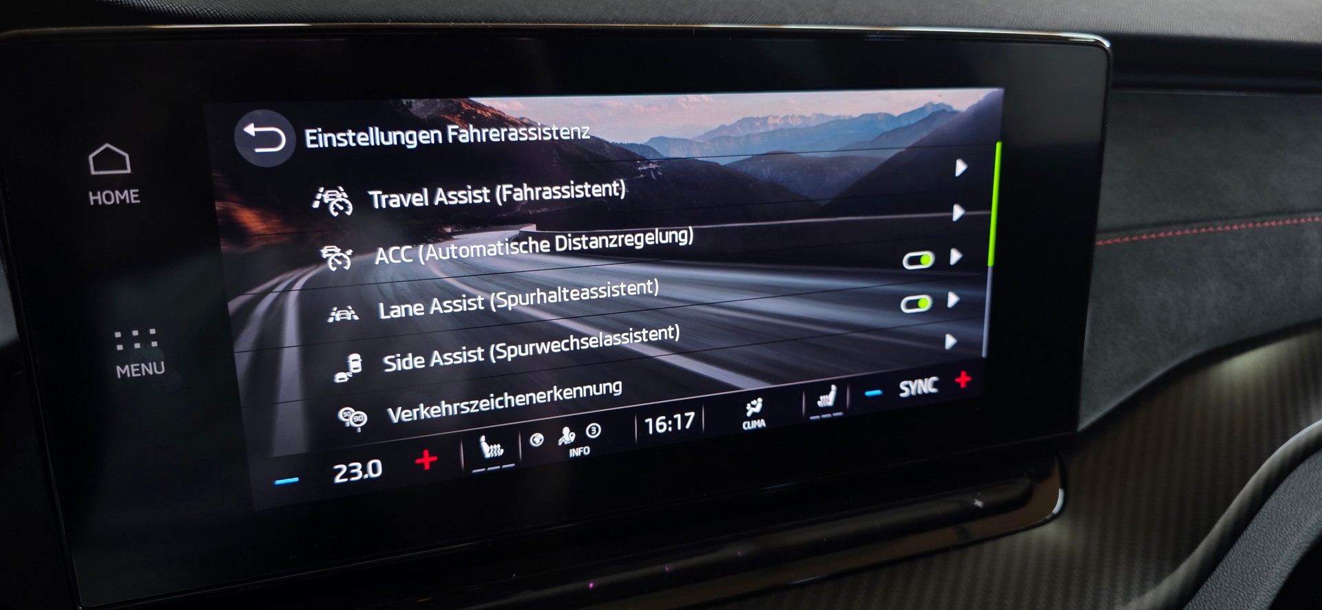 SKODA Octavia Combi 2.0 TDI DSG RS 4x4 *ACC&Spurhalteassistent*360°Kamera*Sitz-&Lenkradheizung*Massagefunktion*-image-24