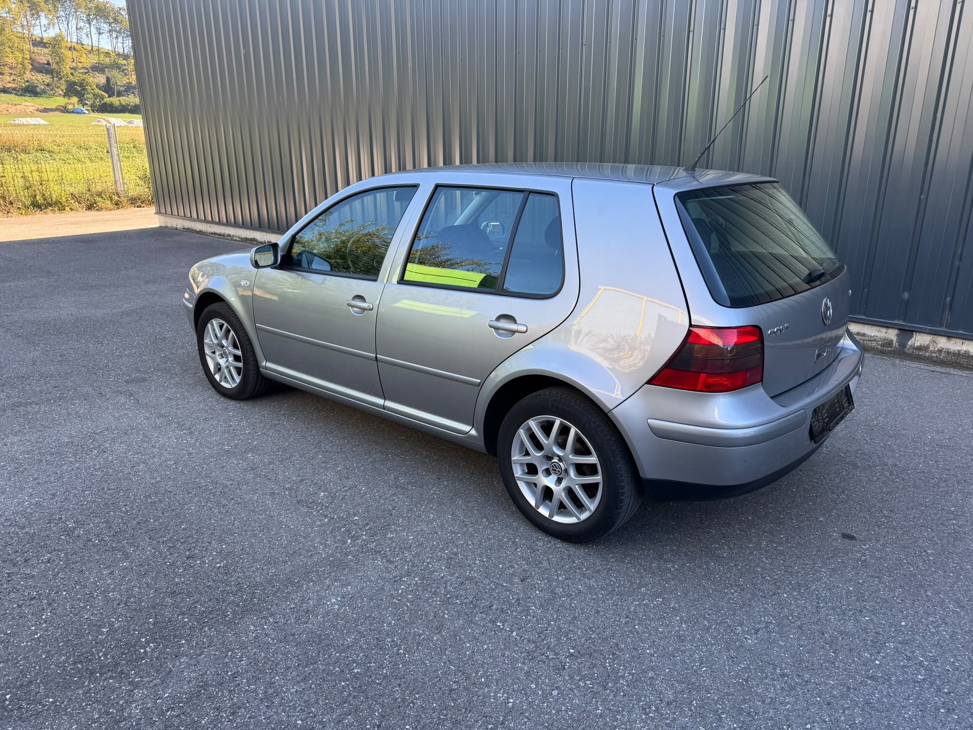 VW Golf 1.6 16V Pacific-image-4