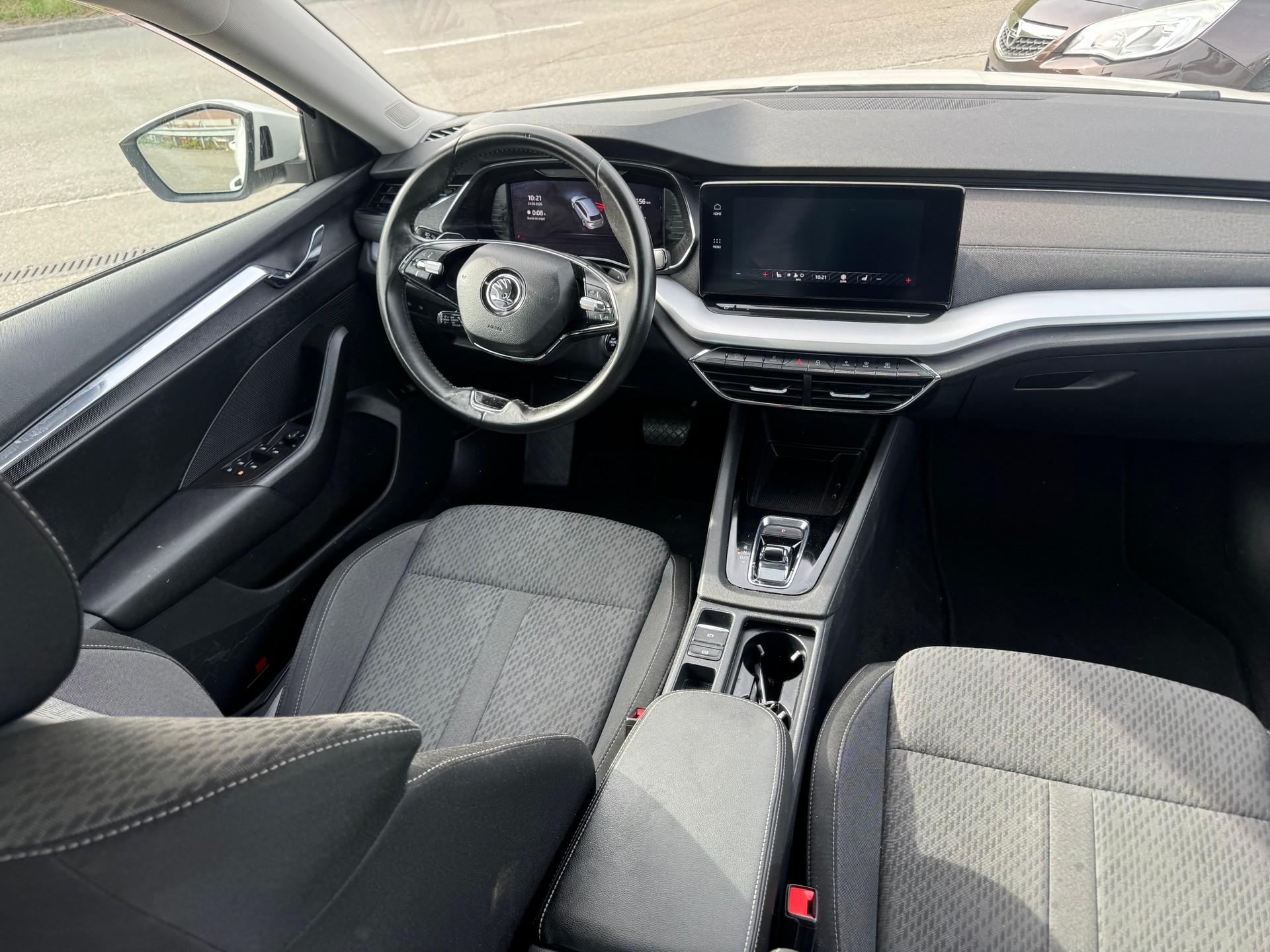 SKODA Octavia Combi 2.0 TDI DSG Style-image-7