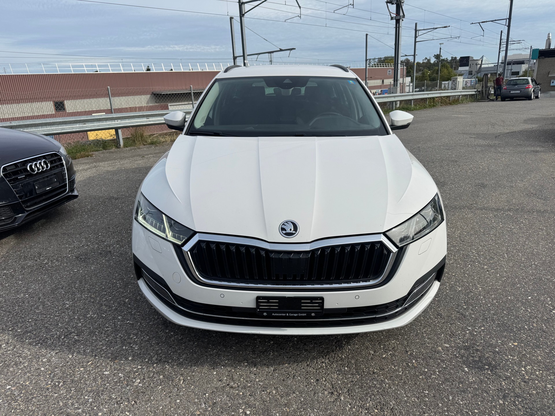 SKODA Octavia Combi 2.0 TDI DSG Style-image-1