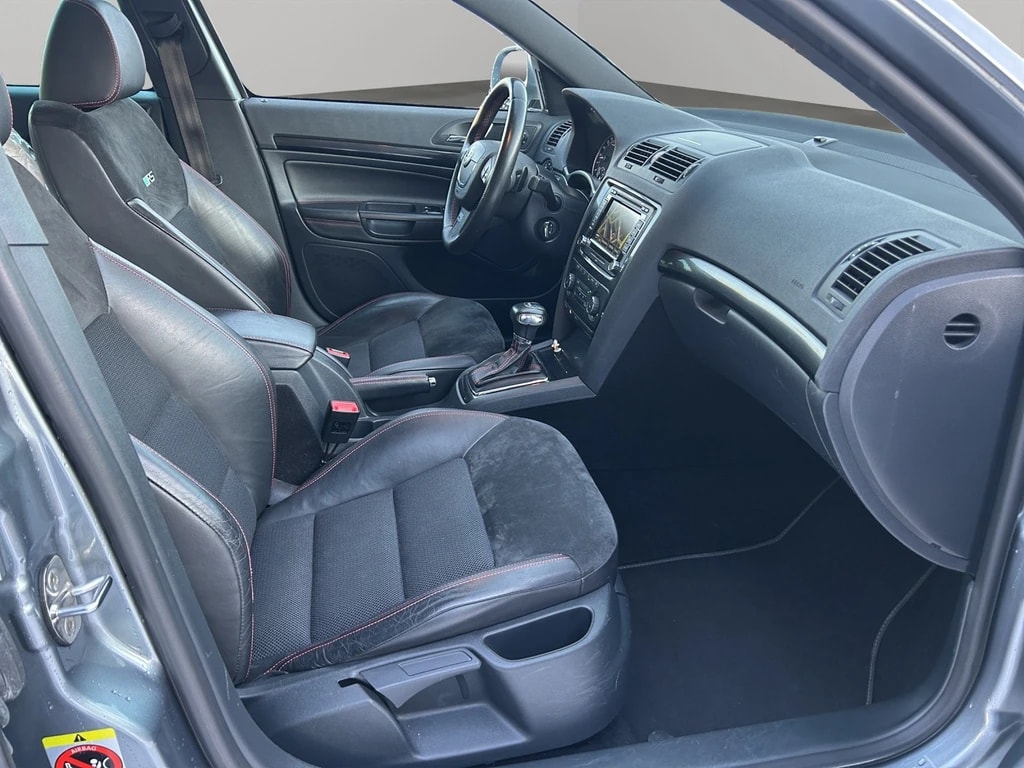 SKODA Octavia Combi 2.0 TDI RS DSG-image-9