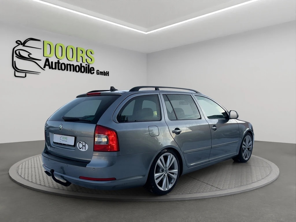 SKODA Octavia Combi 2.0 TDI RS DSG-image-4