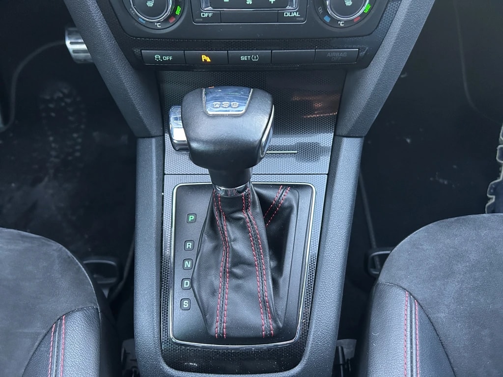 SKODA Octavia Combi 2.0 TDI RS DSG-image-11