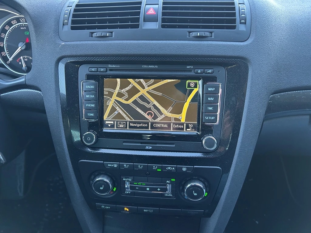 SKODA Octavia Combi 2.0 TDI RS DSG-image-14